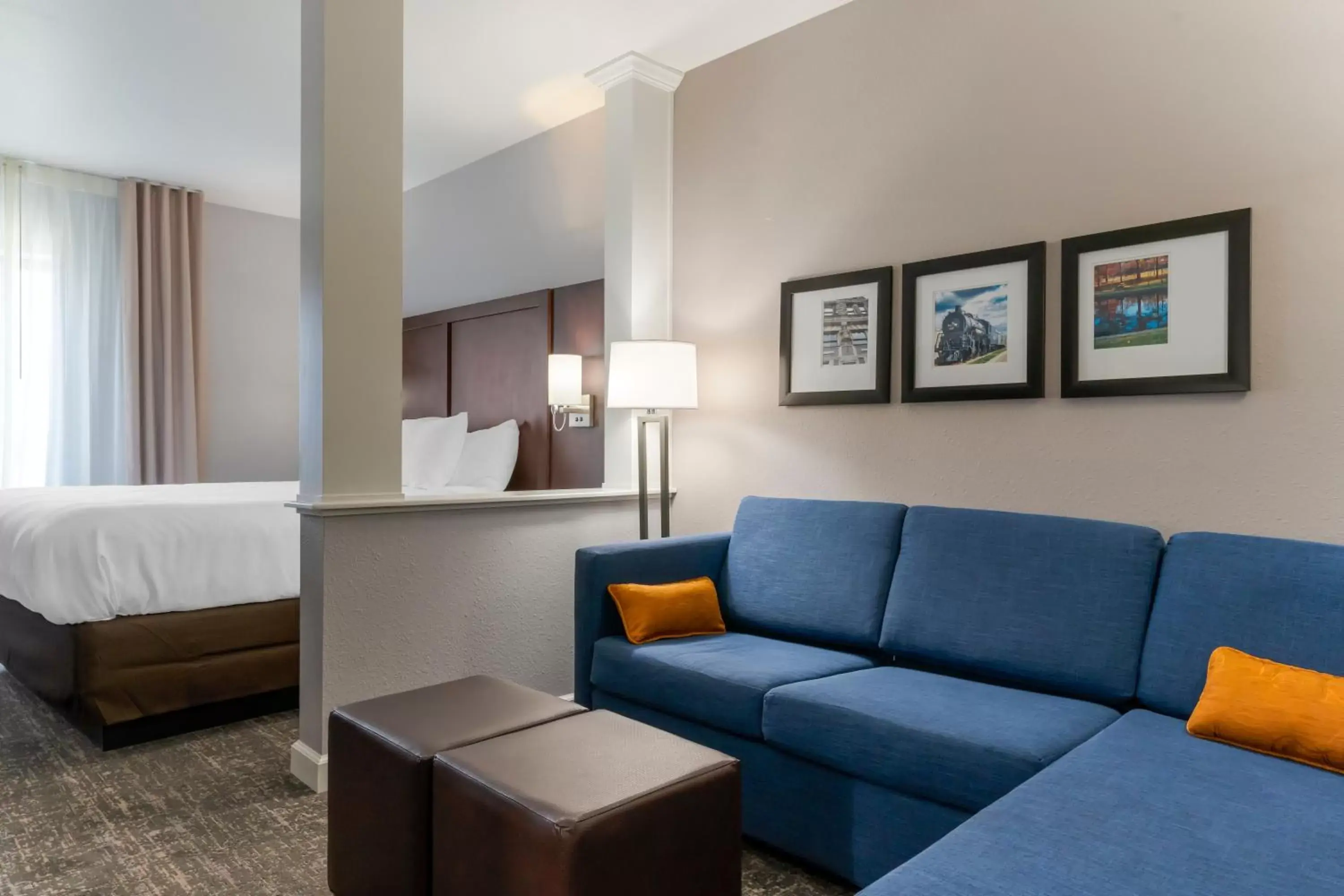 Bedroom, Seating Area in Comfort Suites