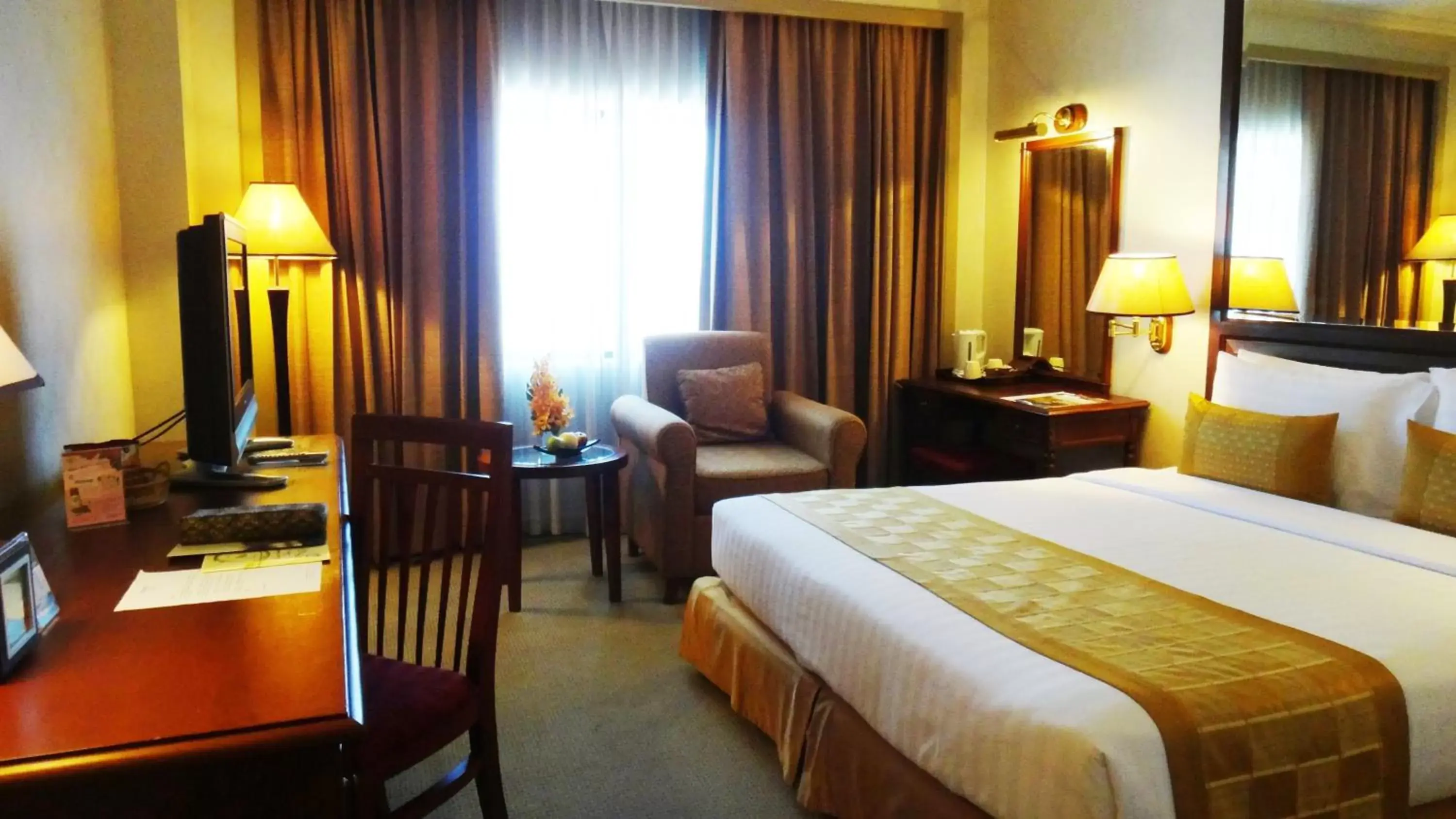 Photo of the whole room, Bed in Arnoma Hotel Bangkok - SHA Plus