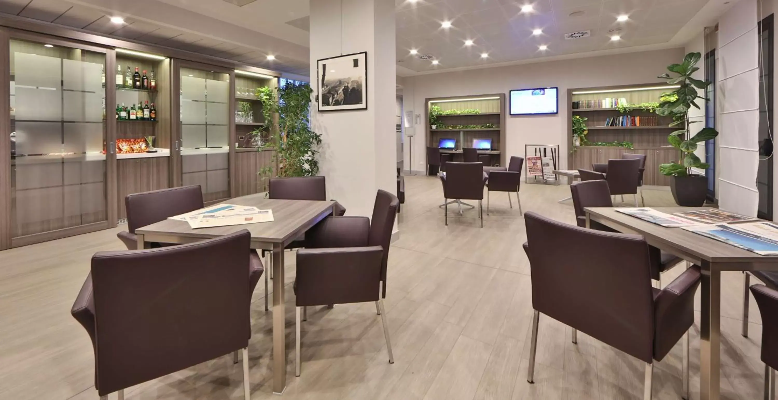 Lobby or reception, Restaurant/Places to Eat in Best Western Plus Borgolecco Hotel