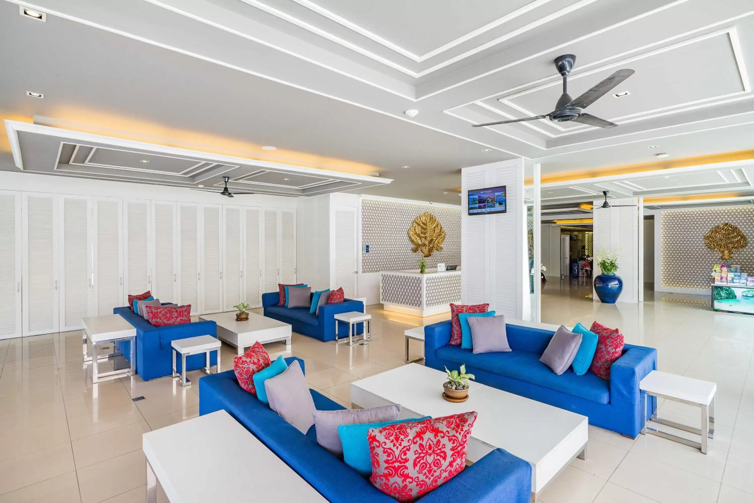 Lobby or reception in Best Western Patong Beach