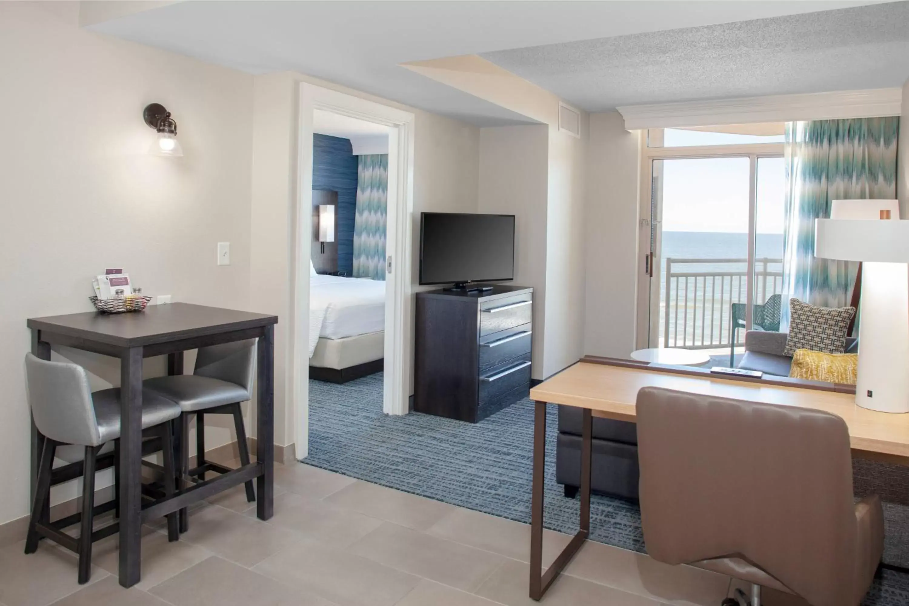 Living room, TV/Entertainment Center in Residence Inn By Marriott Virginia Beach Oceanfront