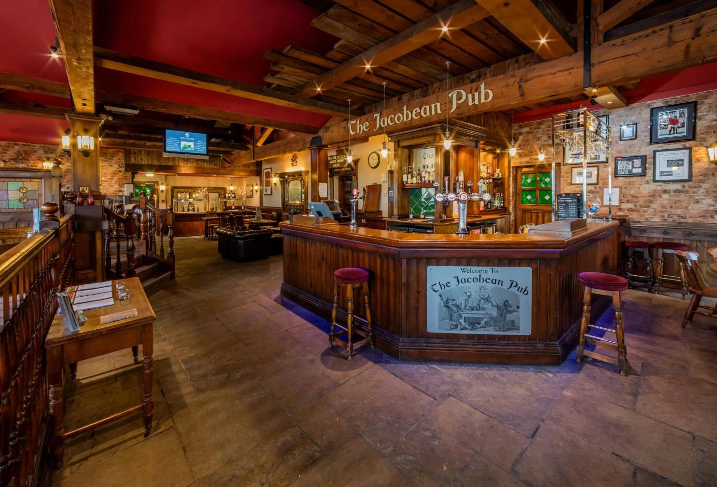 Restaurant/places to eat in Rogerthorpe Manor Hotel