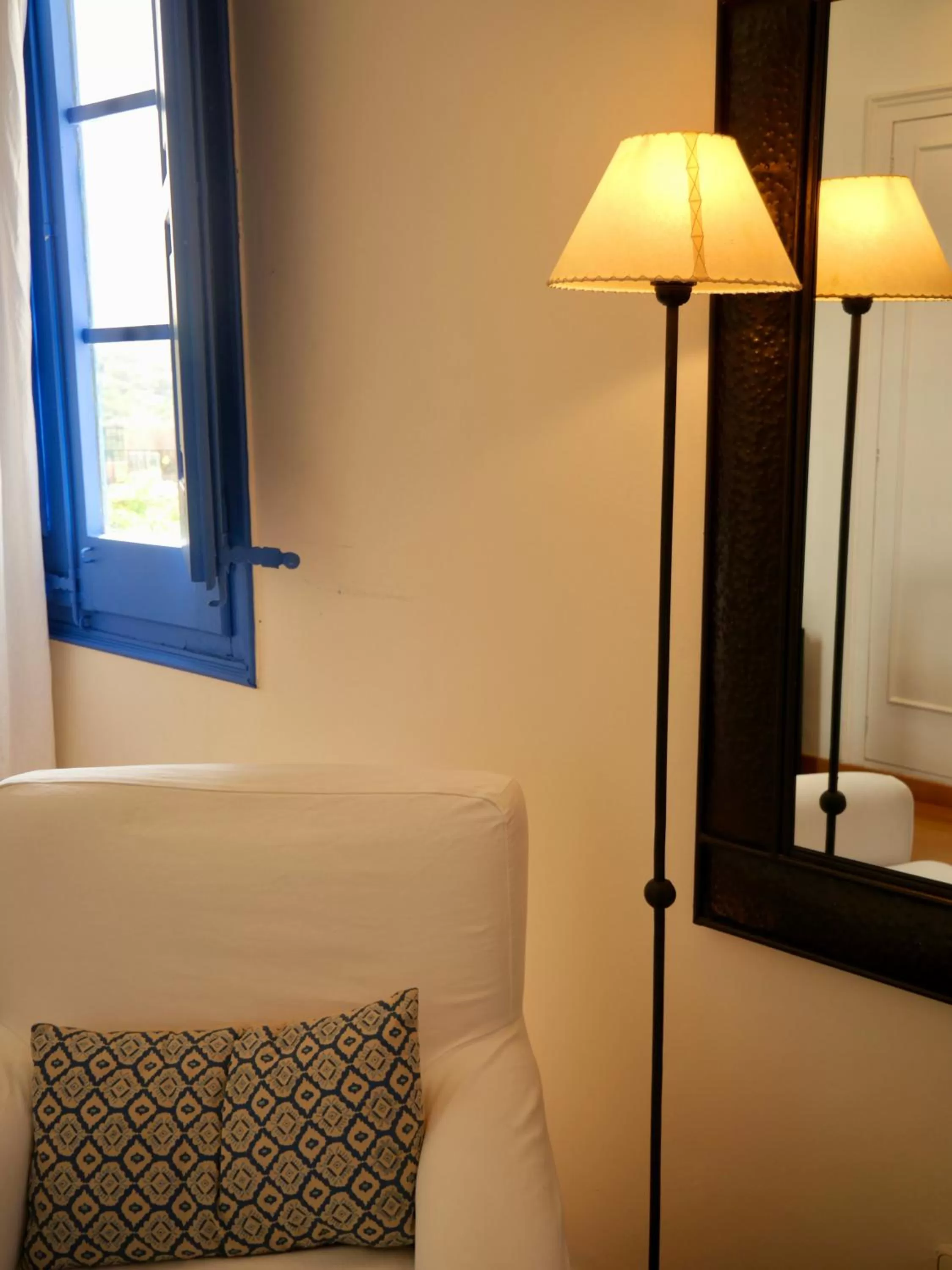 Bedroom, Bed in Hostal de la Plaça - Hotel Boutique