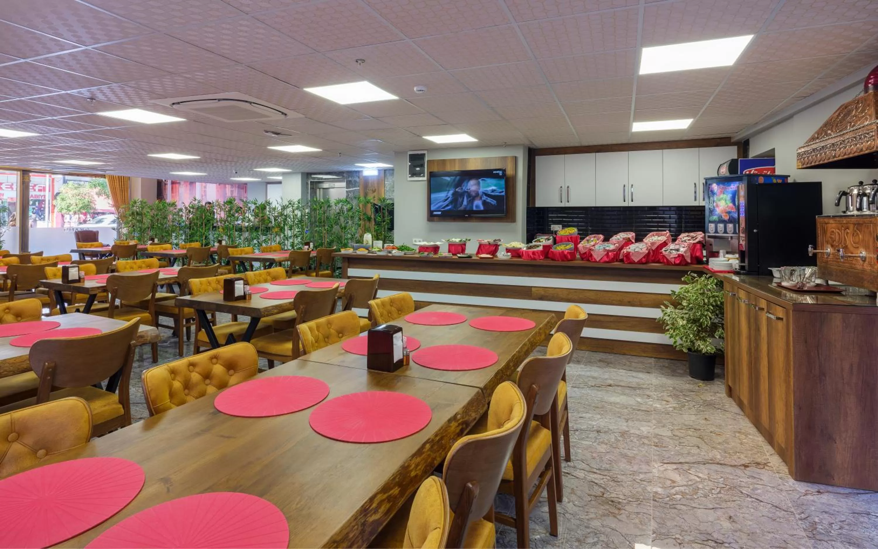 Restaurant/places to eat in Grand Gulluk Hotel City Center Antalya