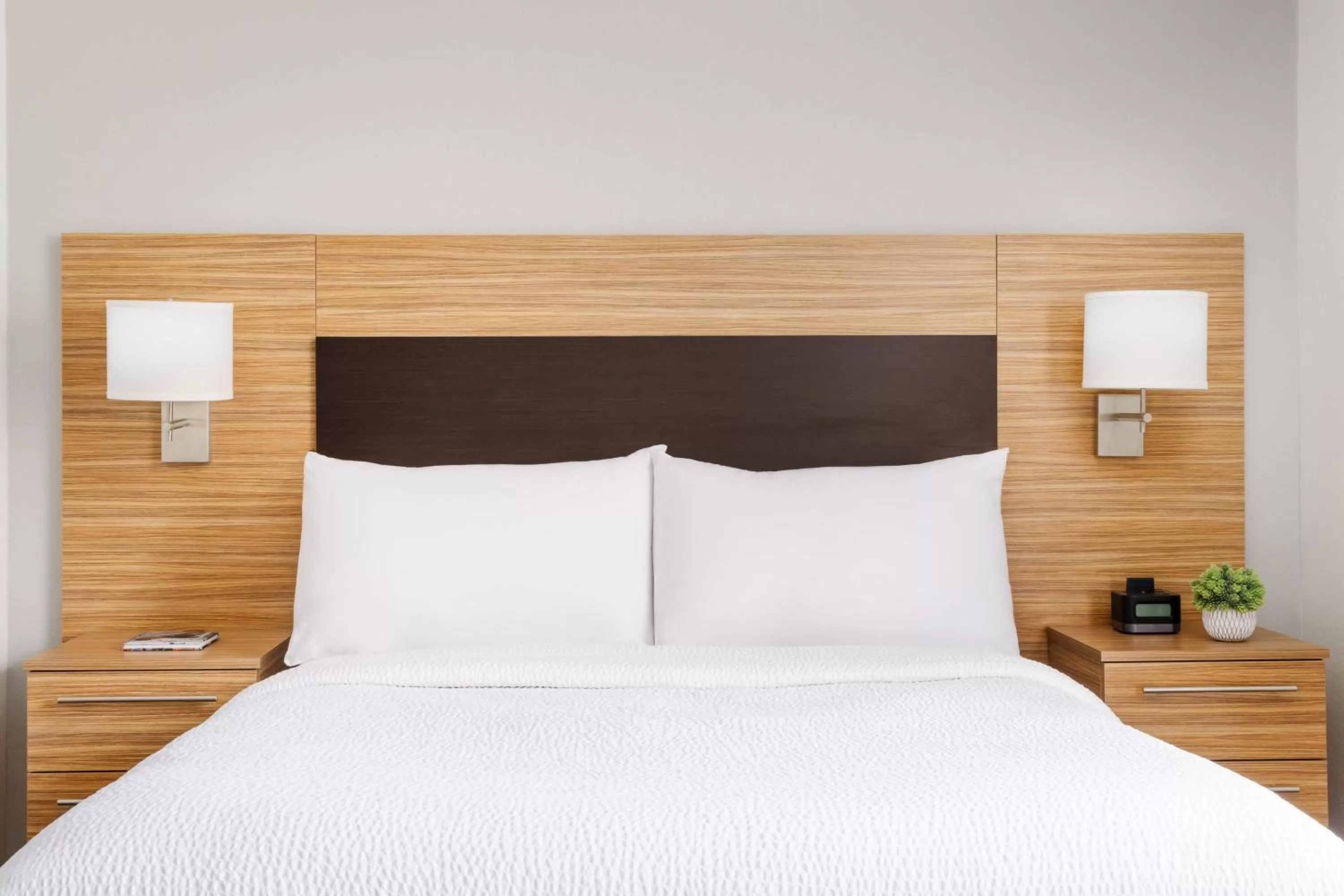 Bedroom, Bed in TownePlace Suites Manchester-Boston Regional Airport