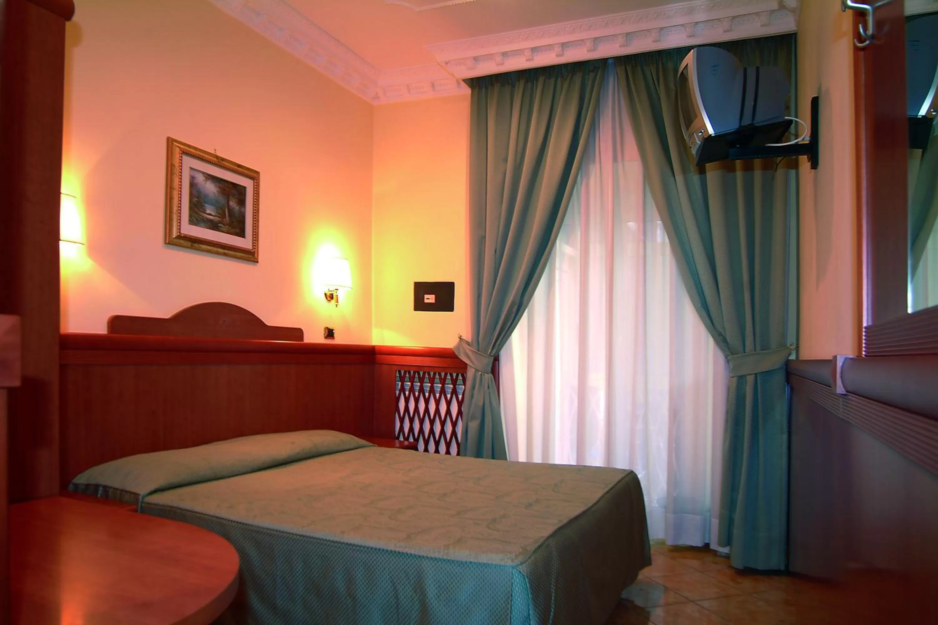 Photo of the whole room, Bed in Hotel Meridiana