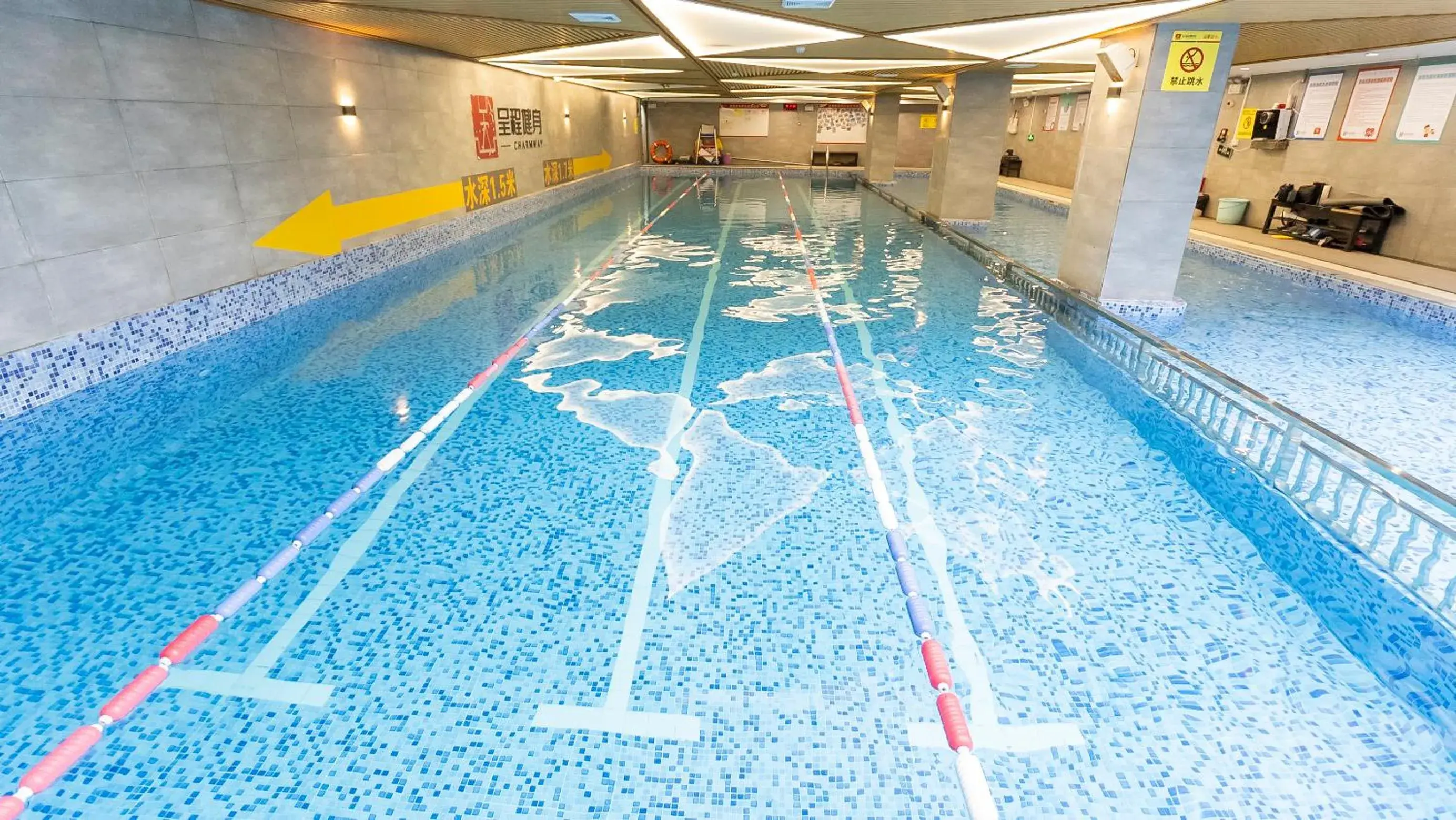 Swimming pool in Guangzhou Shi Liu Hotel Swimming pool in Guangzhou Shi Liu Hotel