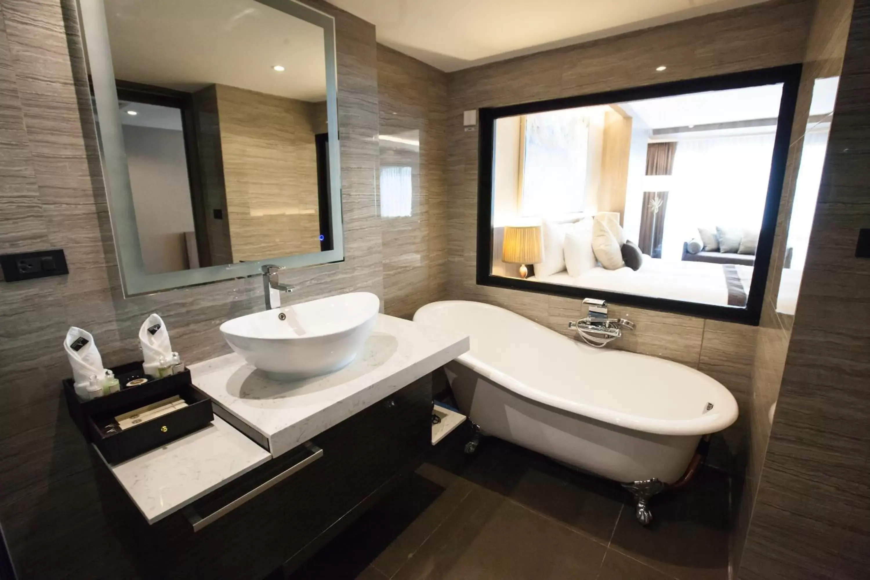 Bedroom, Bathroom in Arte Hotel - SHA Extra Plus
