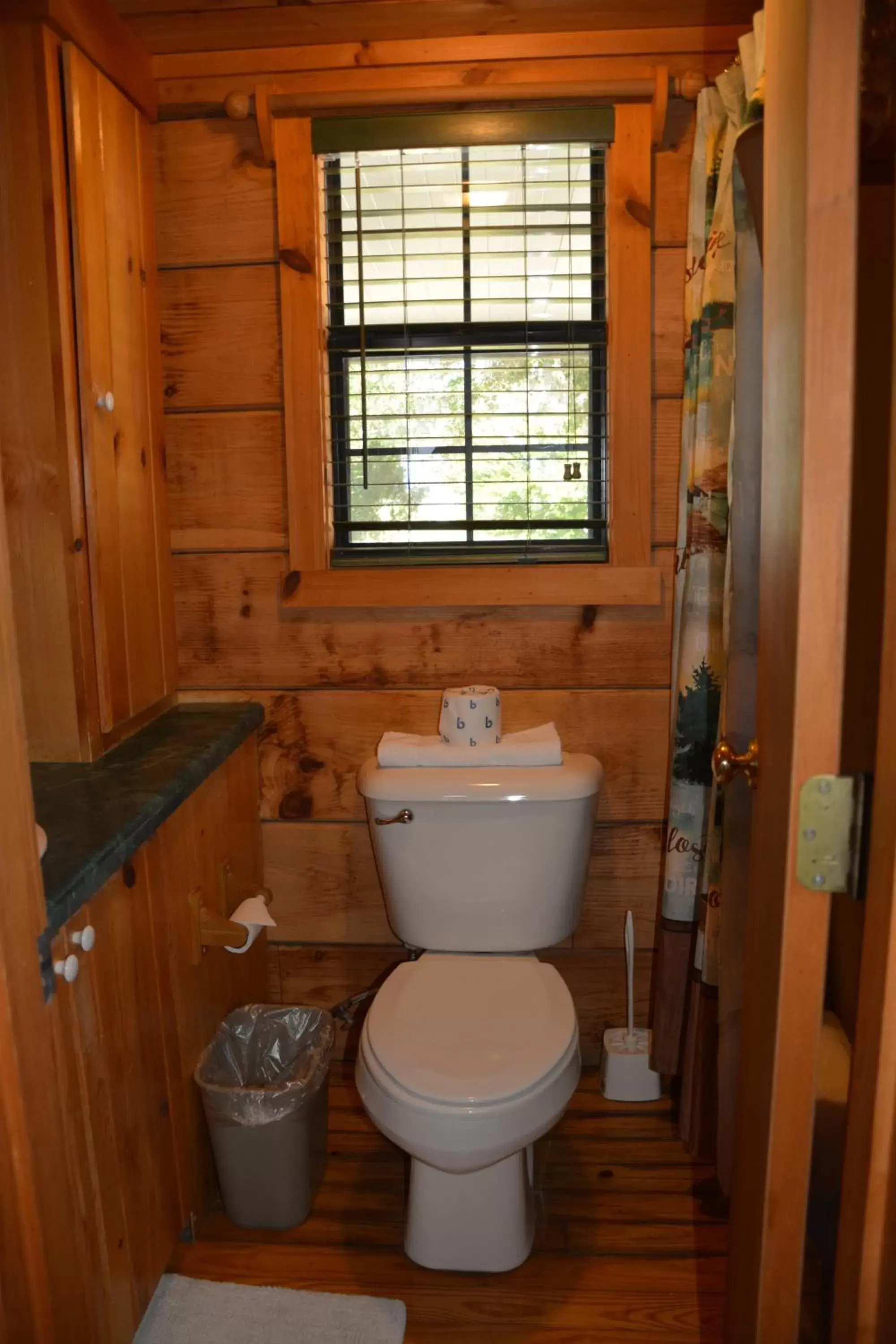 Bathroom in Camp Mack, A Guy Harvey Lodge