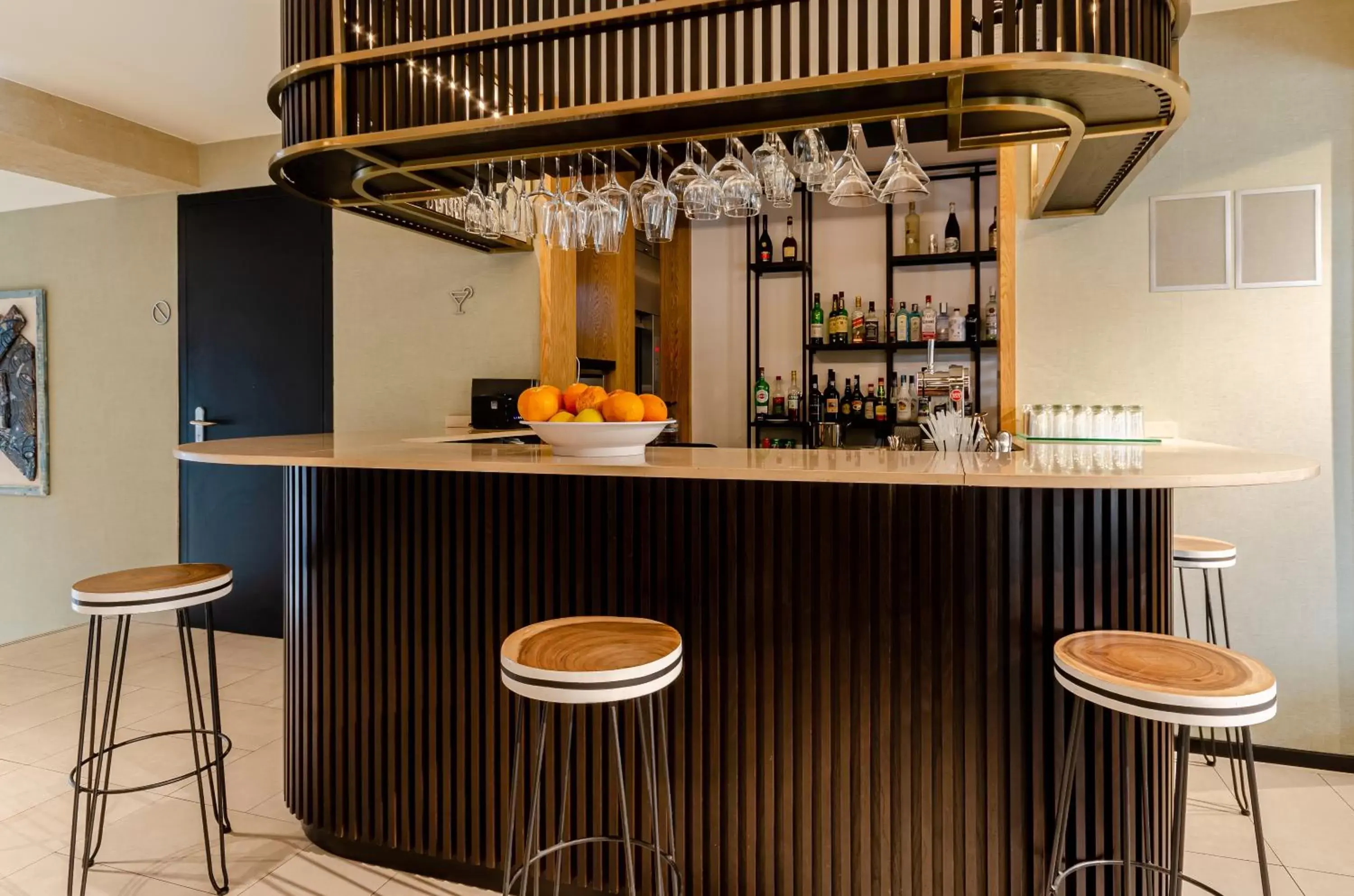 Lounge/Bar in OMID Saldanha Hotel