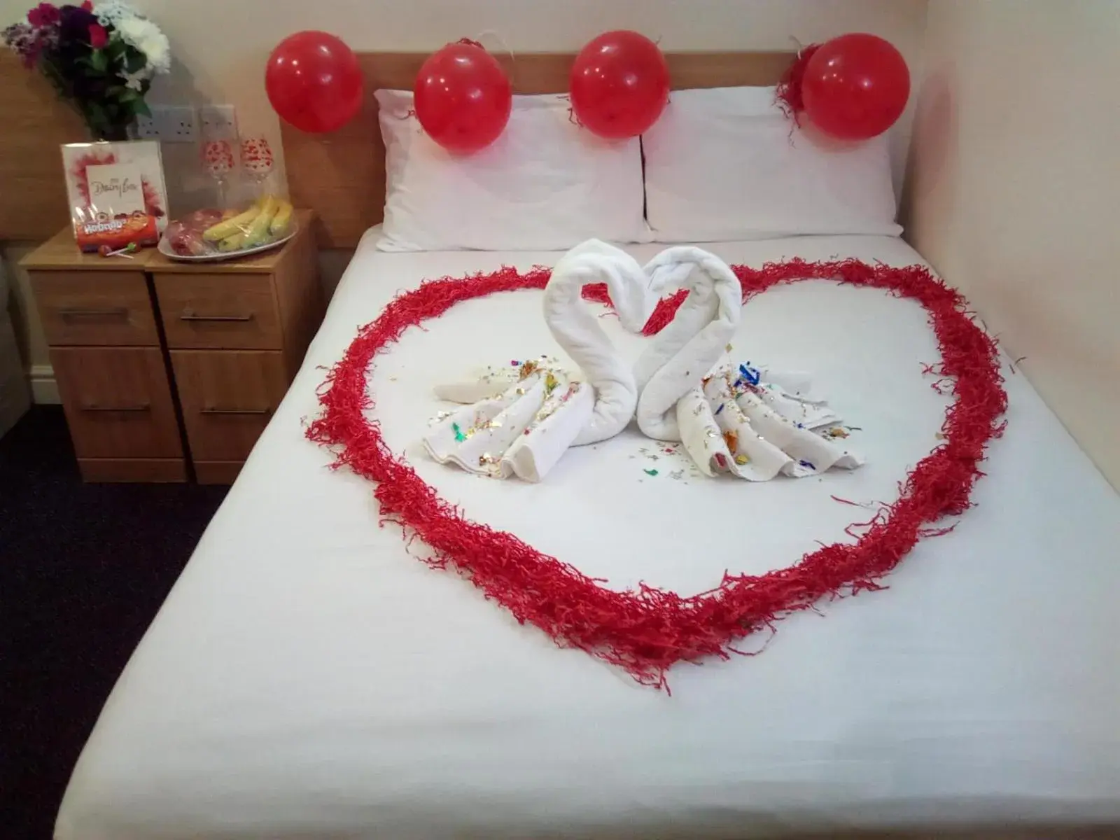 Bedroom, Bed in Britannia Inn Hotel Bedroom, Bed in Britannia Inn Hotel