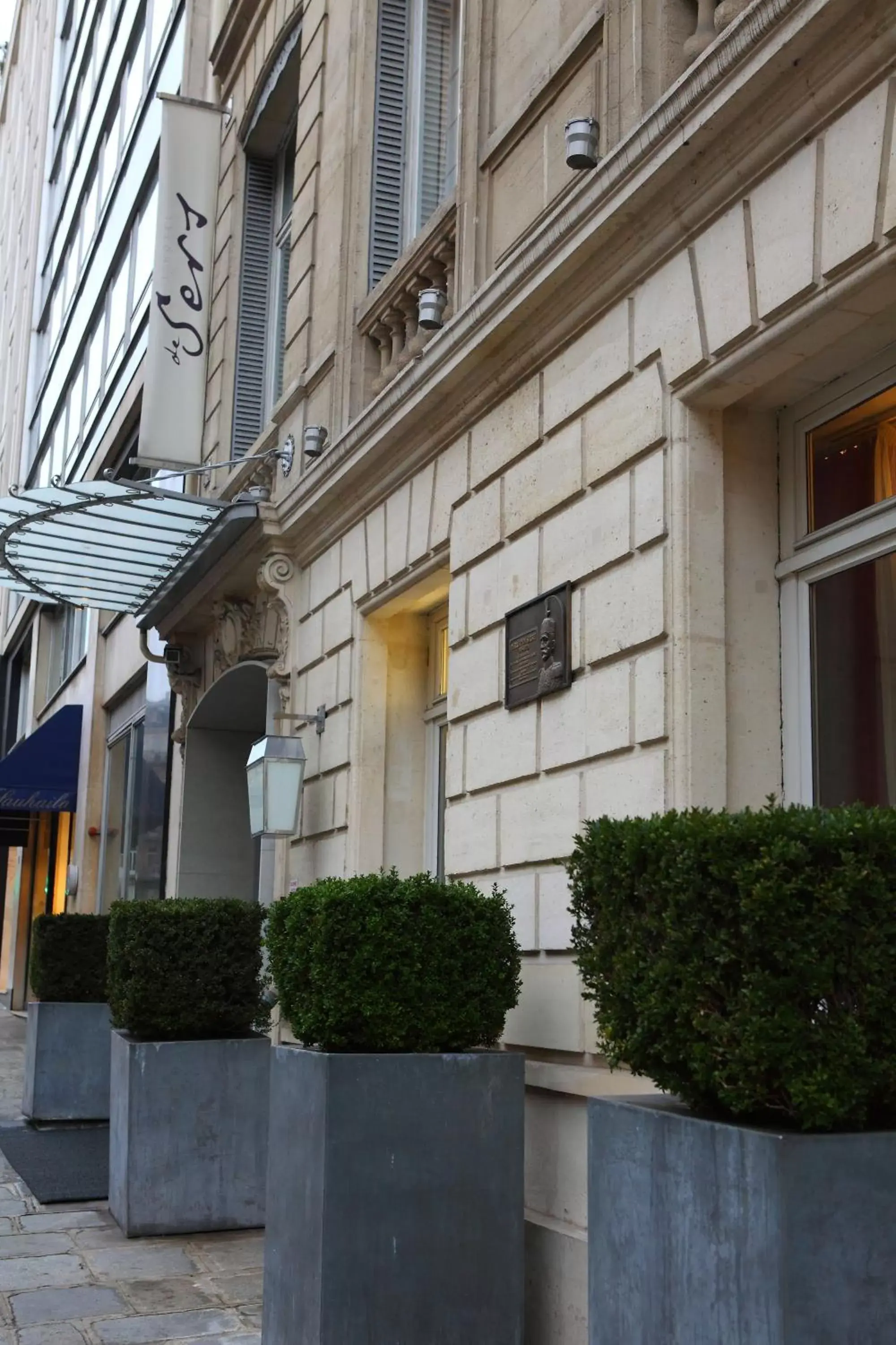 Facade/entrance, Property Building in Hotel De Sers Champs Elysees