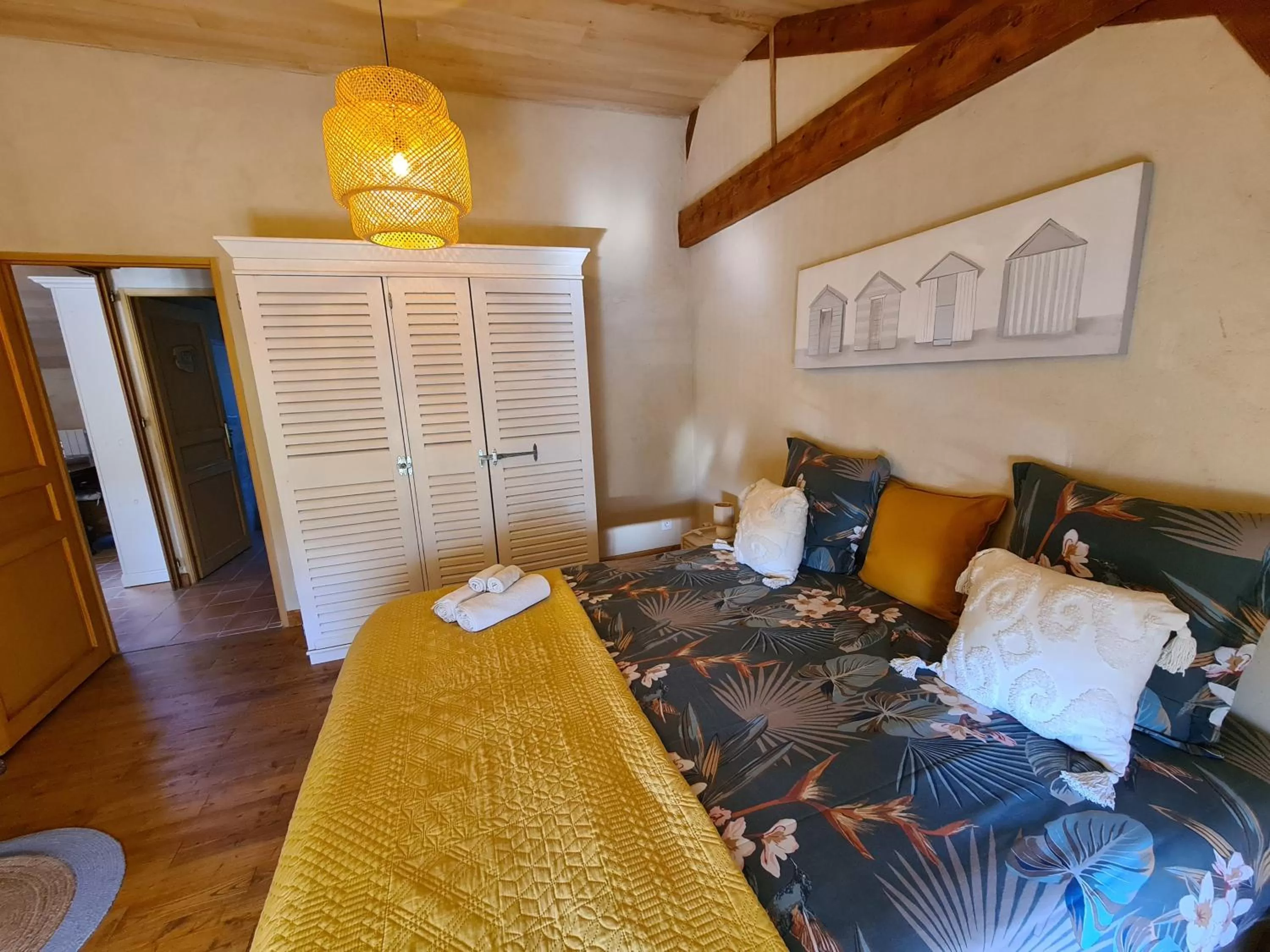 Bedroom, Bed in Le Coq en Repos