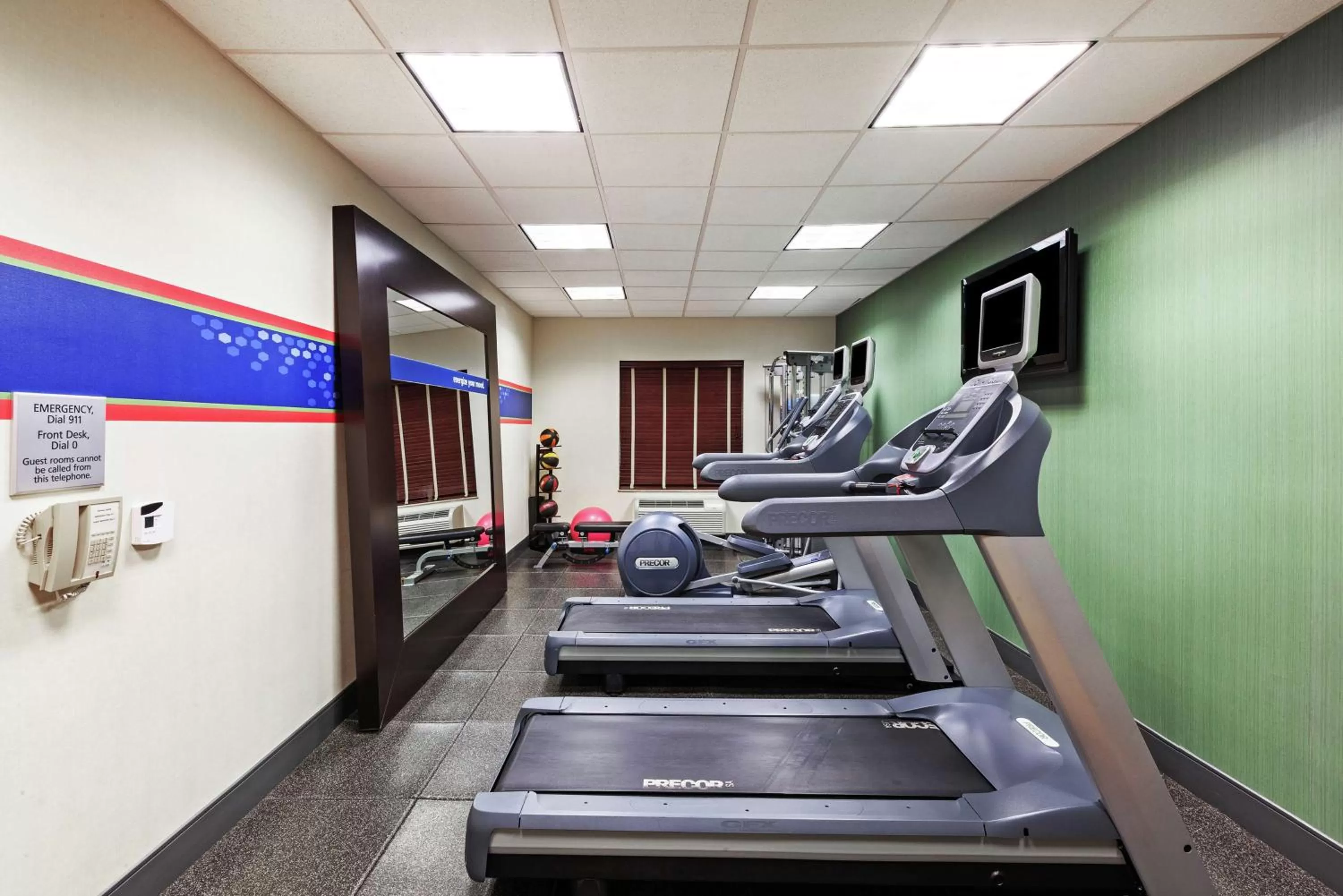 Fitness centre/facilities in Hampton Inn & Suites El Paso West