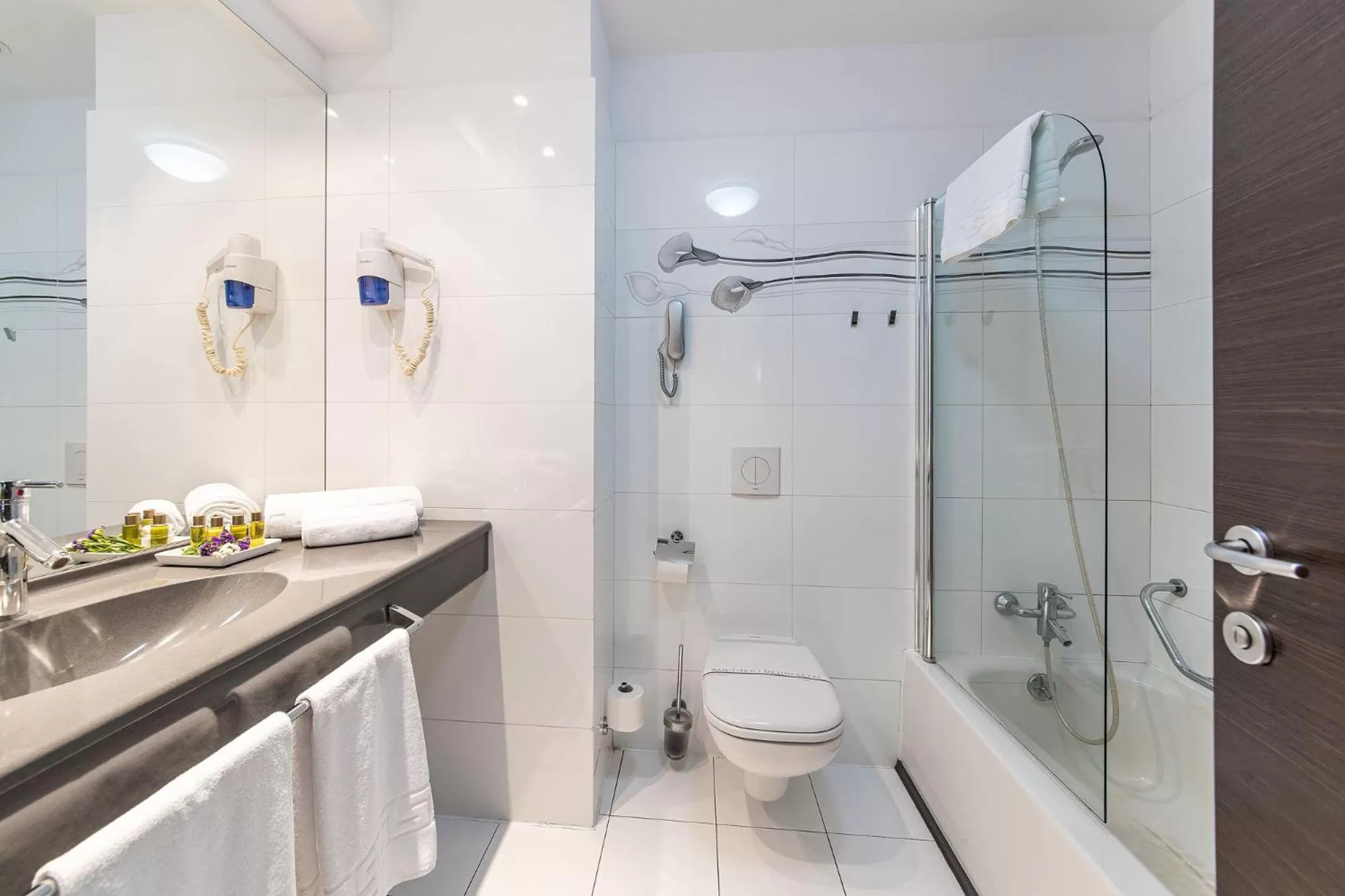 Bathroom in Hotel Parliament