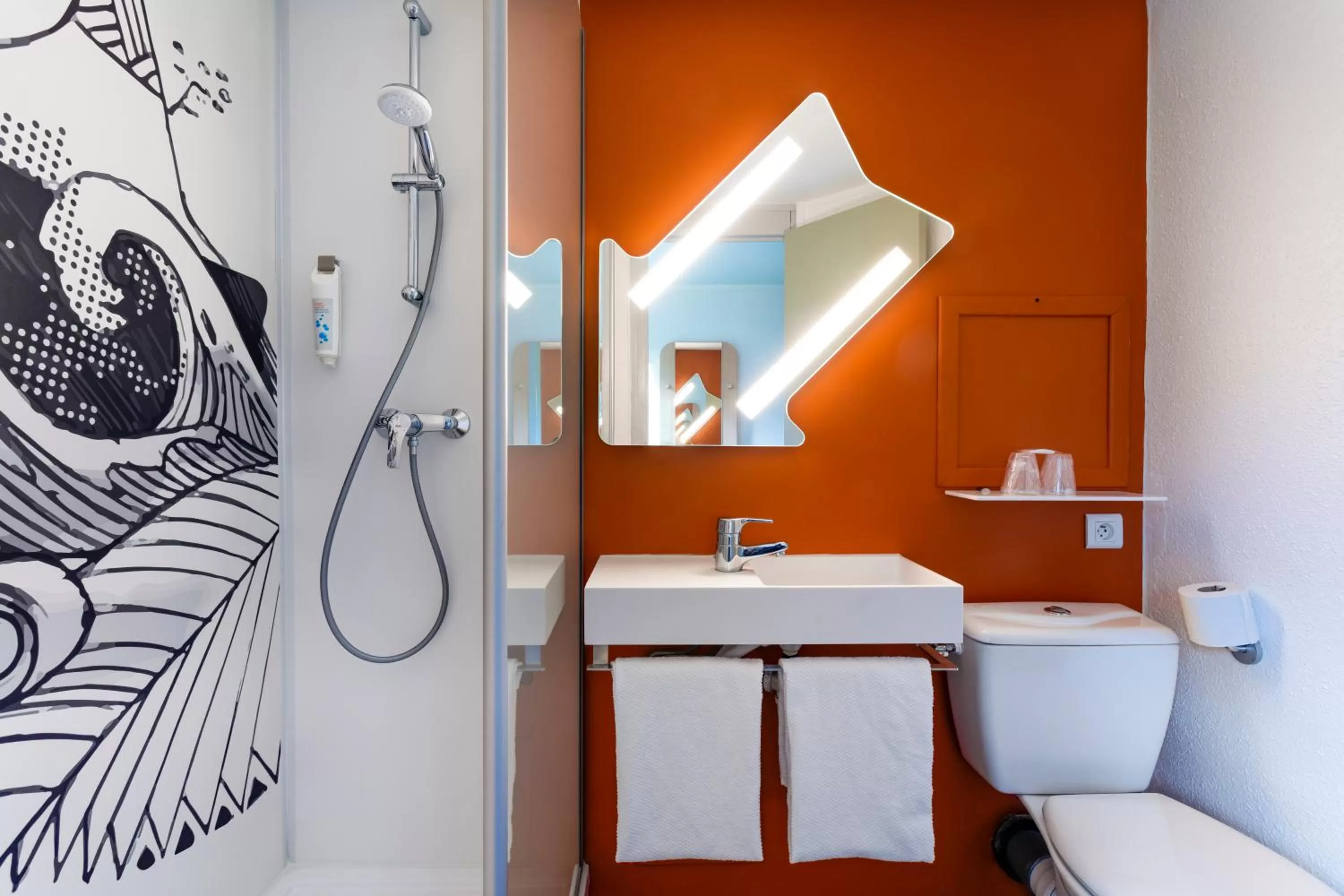 Shower in Ibis budget Lorient Caudan
