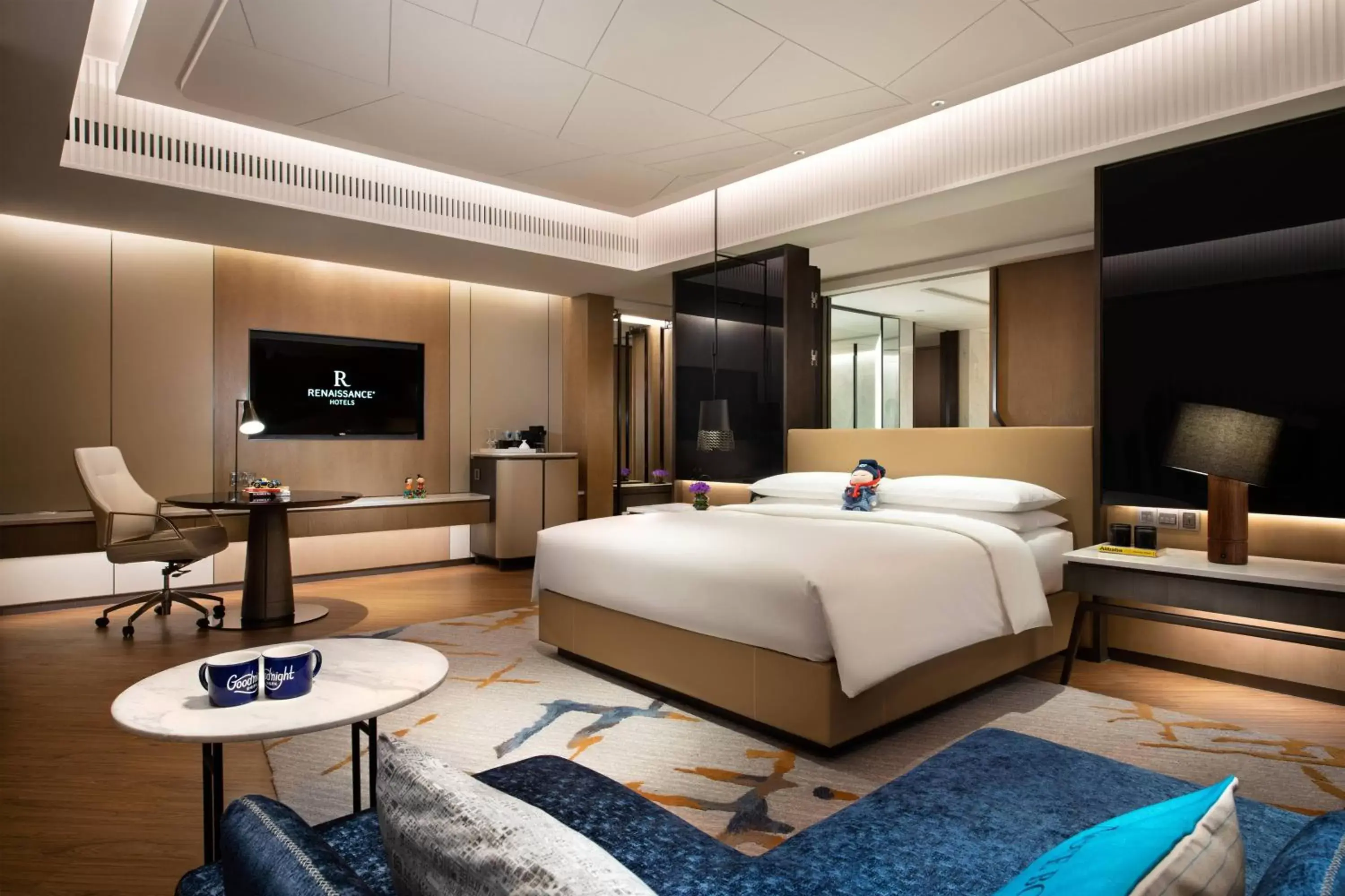 Bedroom in Renaissance Xi'an Hotel