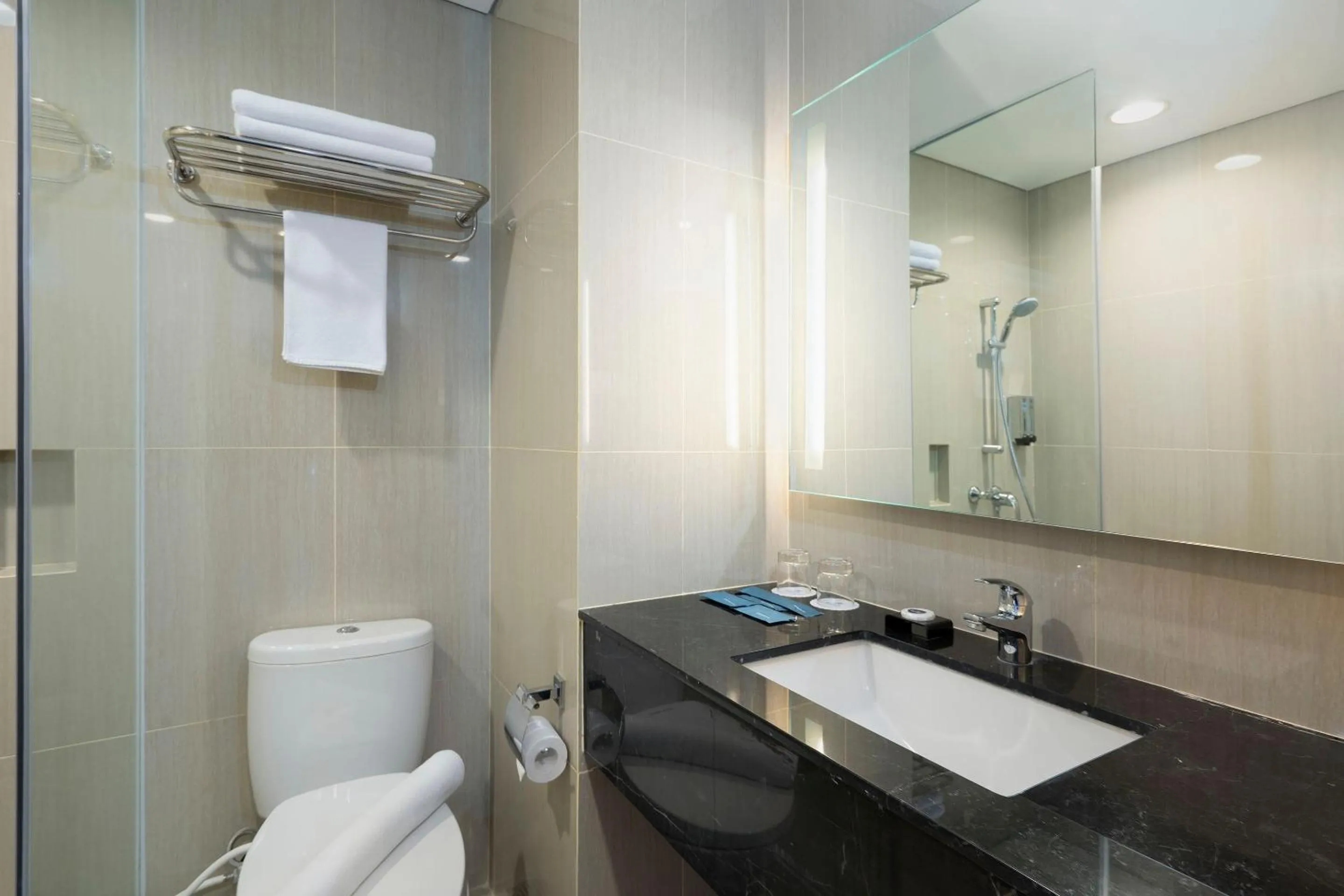 Superior Double Room in BATIQA Hotel Darmo - Surabaya