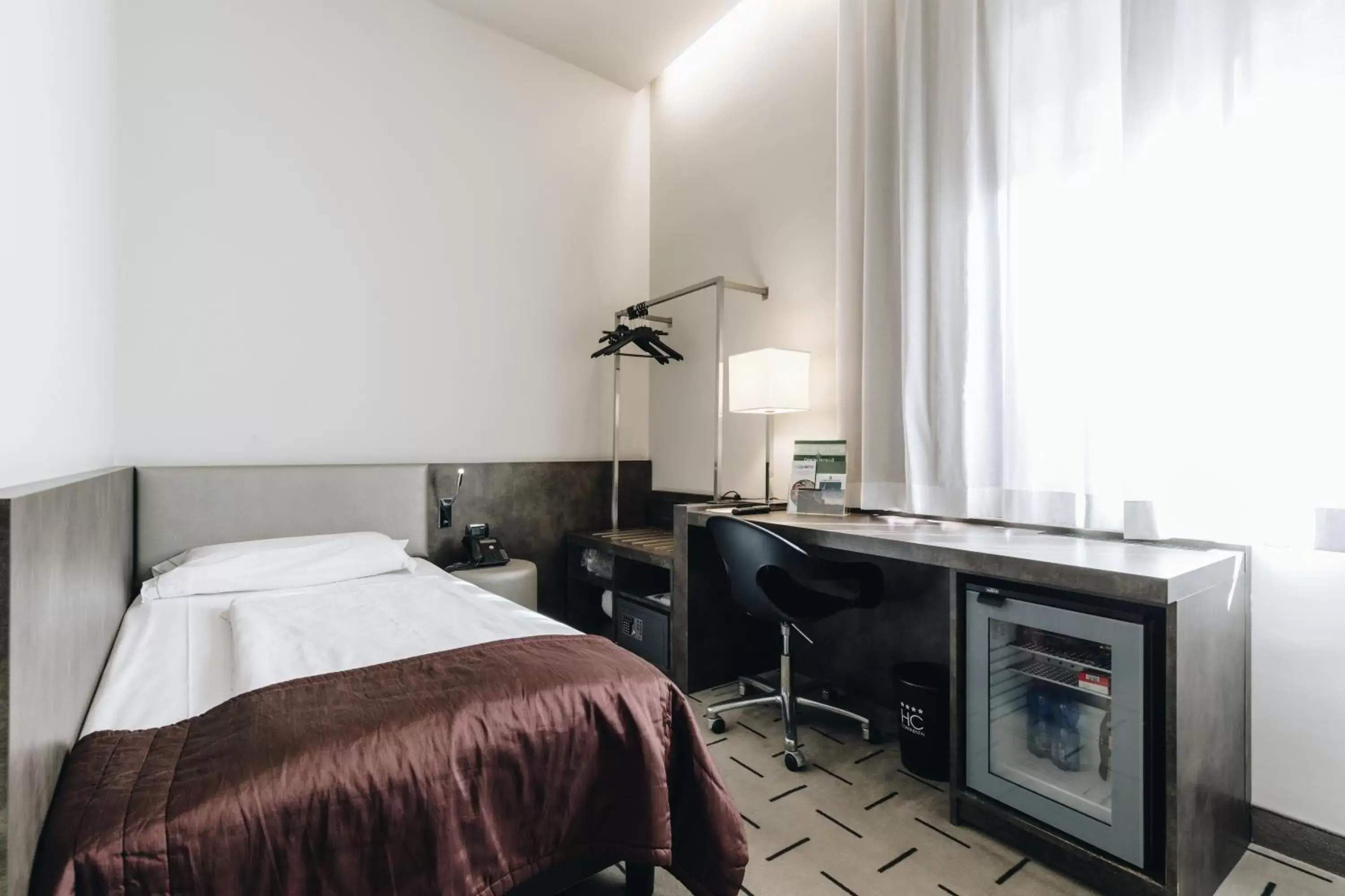 Single Room in Hotel Continental Single Room in Hotel Continental