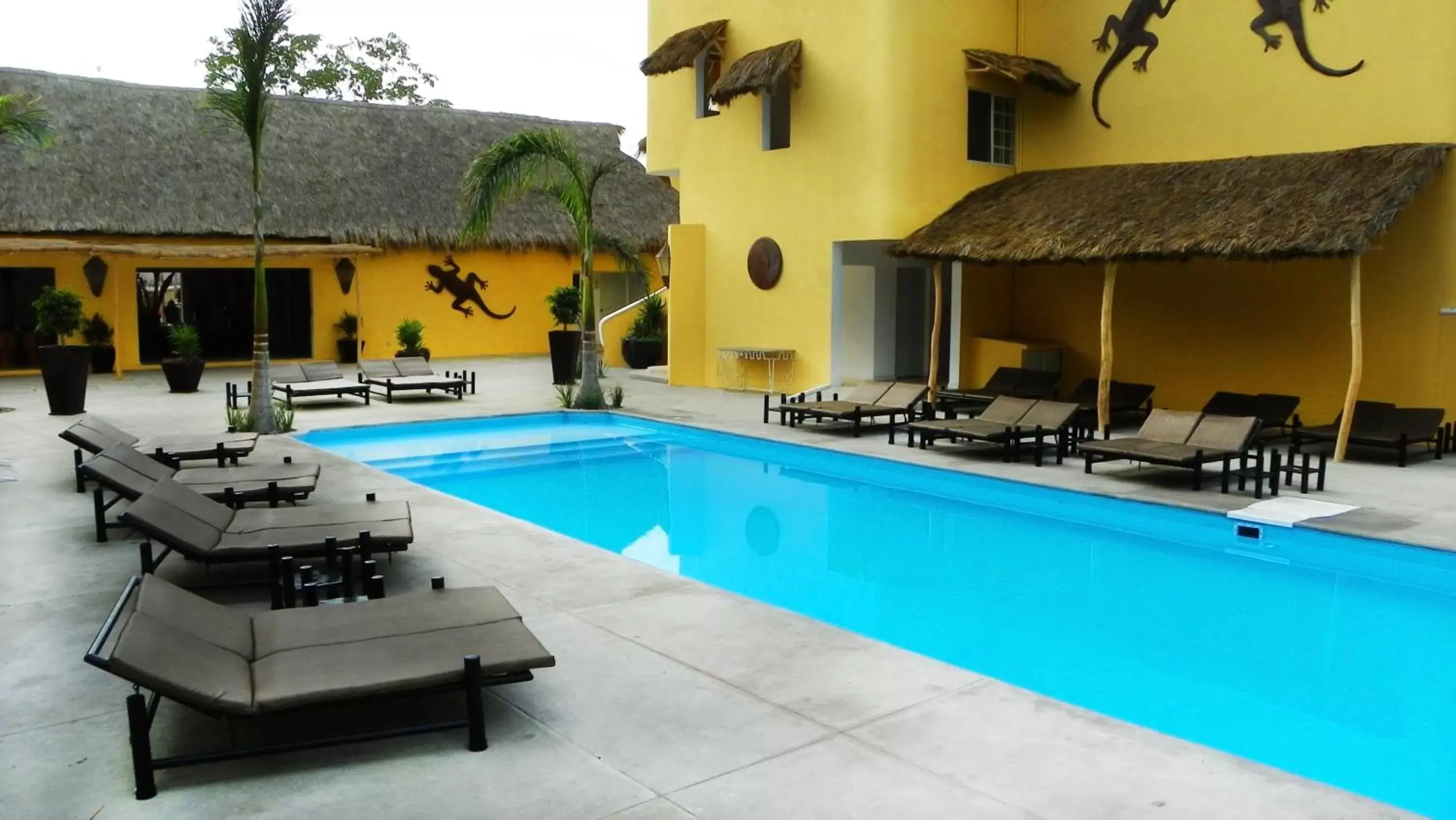 Swimming Pool in Zar Manzanillo