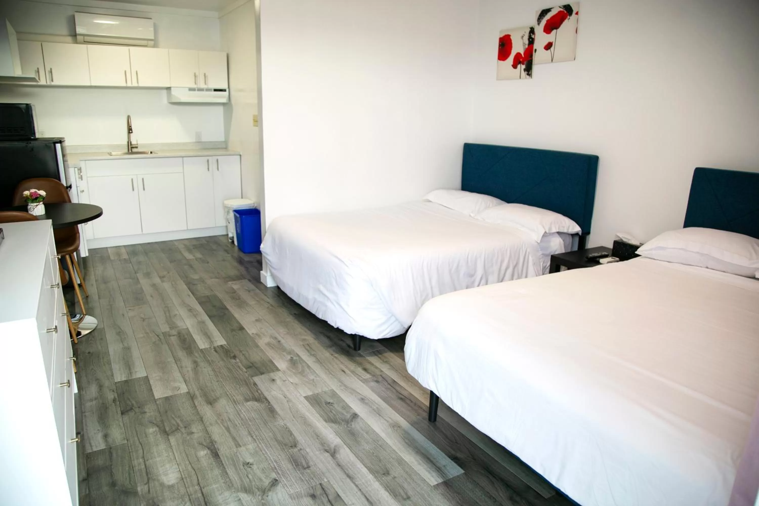 Bed in Westview Centre Motel Ltd