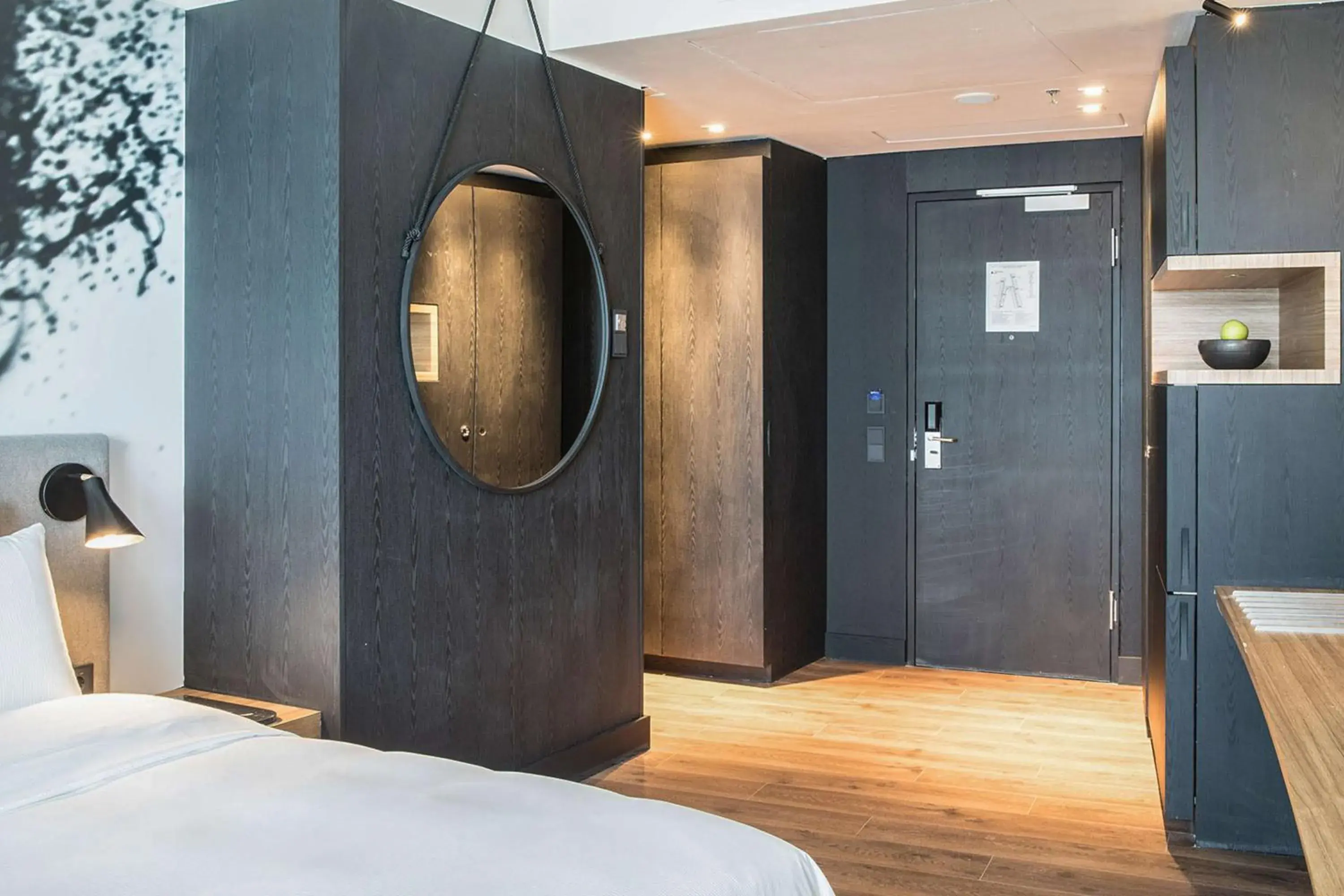 Bedroom, Bed in Radisson Blu Hotel, Cologne
