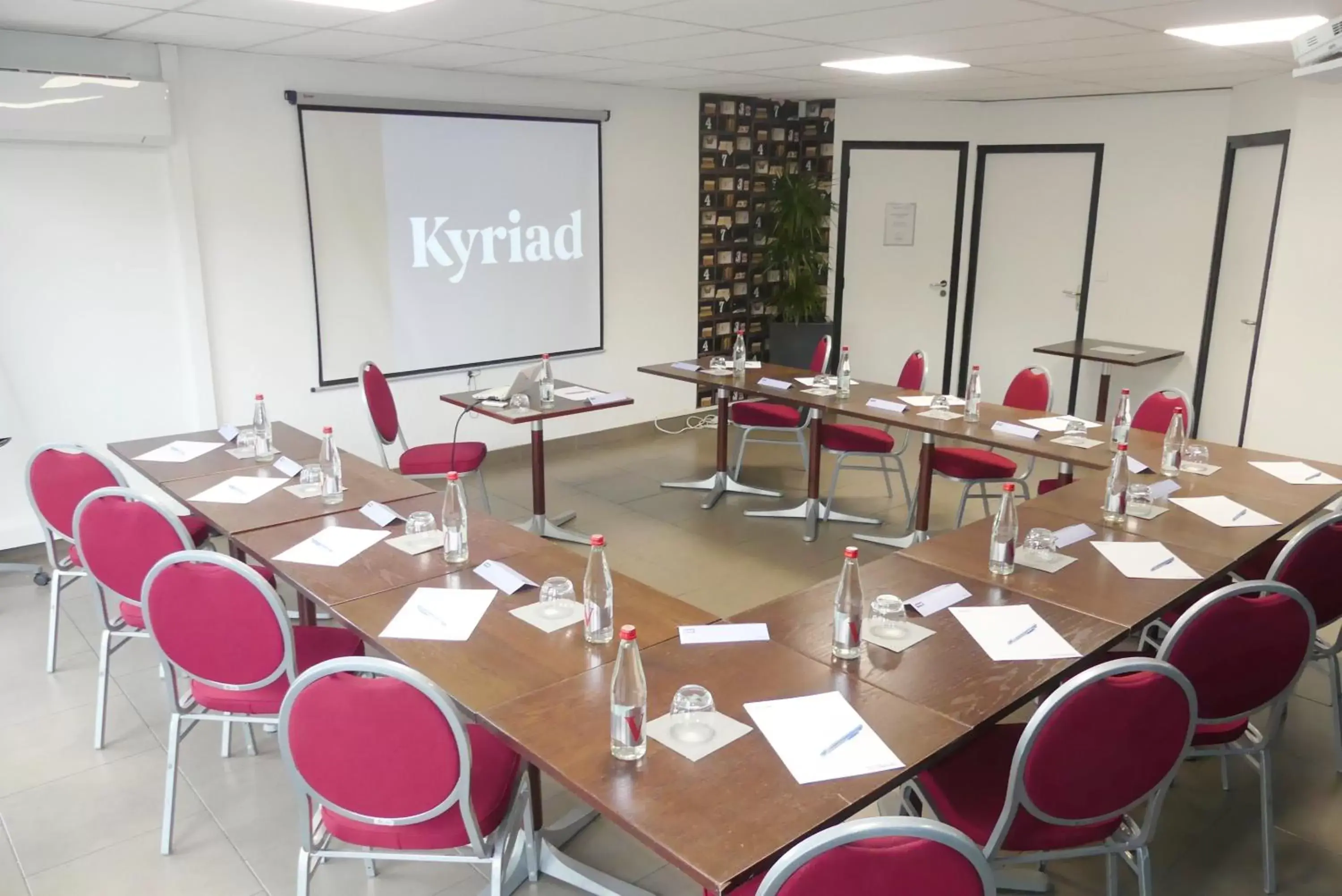 Meeting/conference room in Kyriad Lyon Sud - Saint Genis Laval