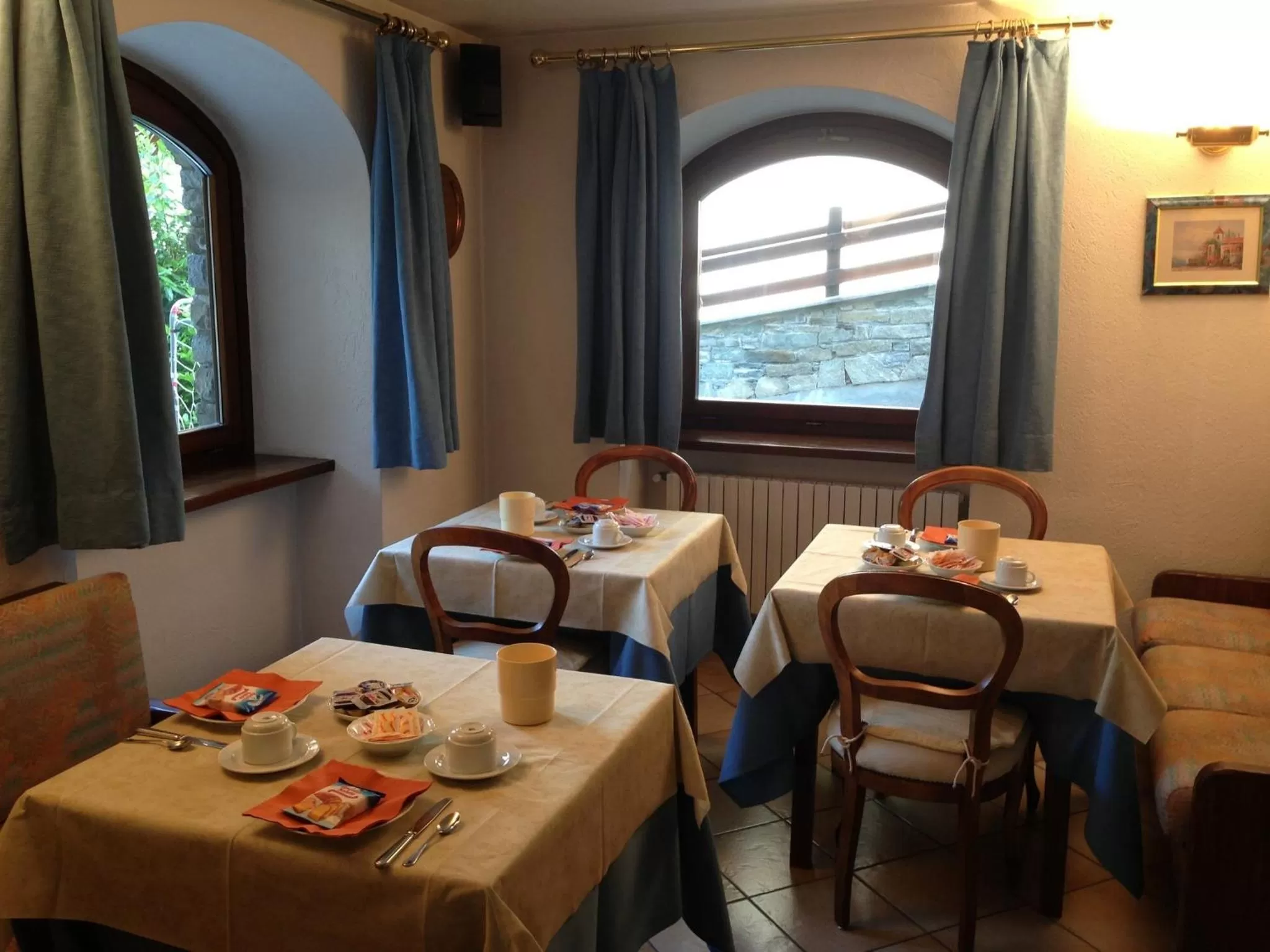 Restaurant/places to eat in Hotel Triolet