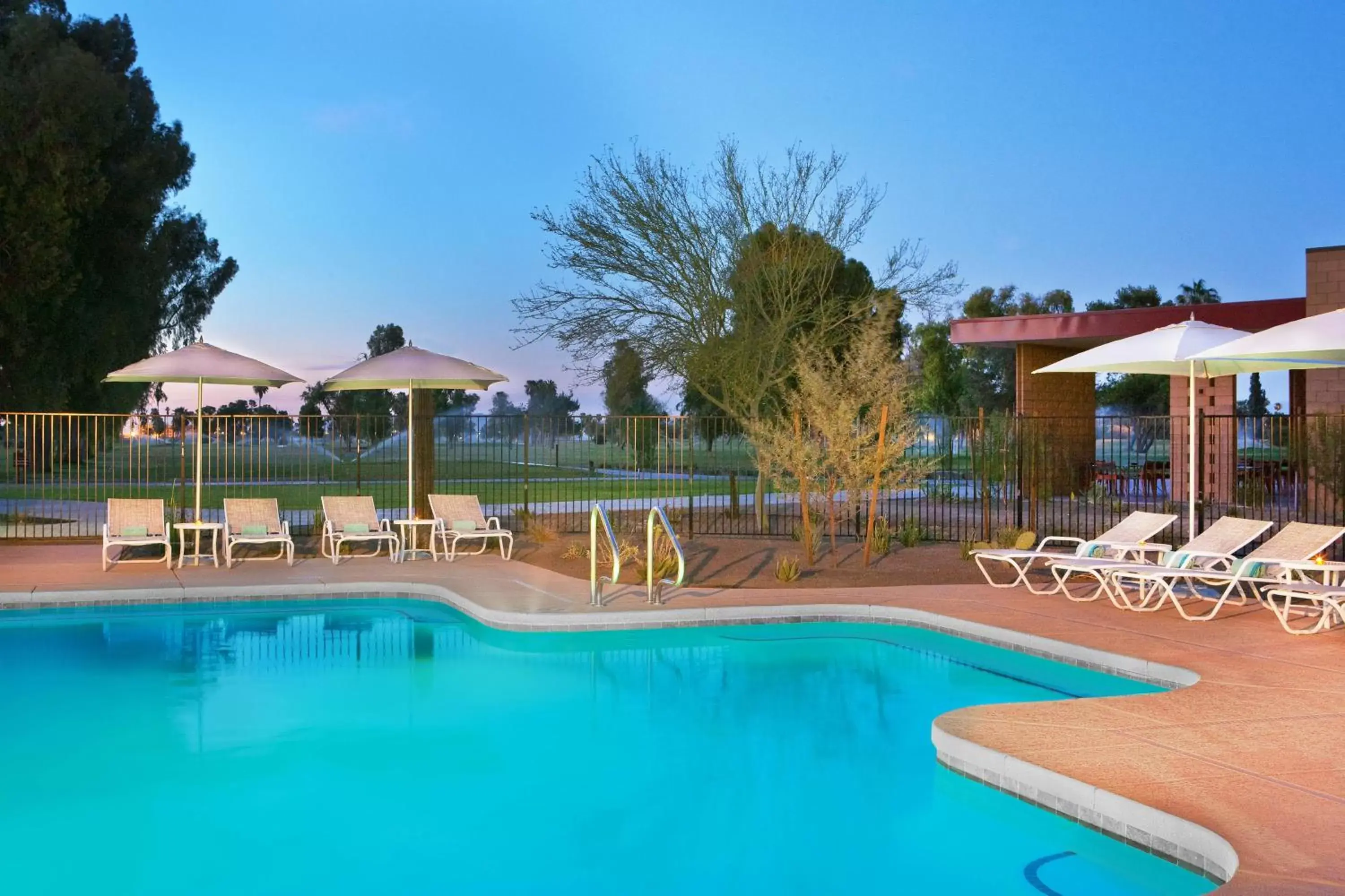 Swimming Pool in Four Points by Sheraton at Phoenix Mesa Gateway Airport