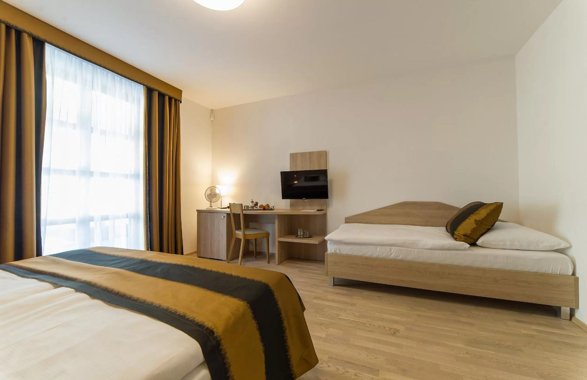 Bed in Garni hotel Castle Bridge