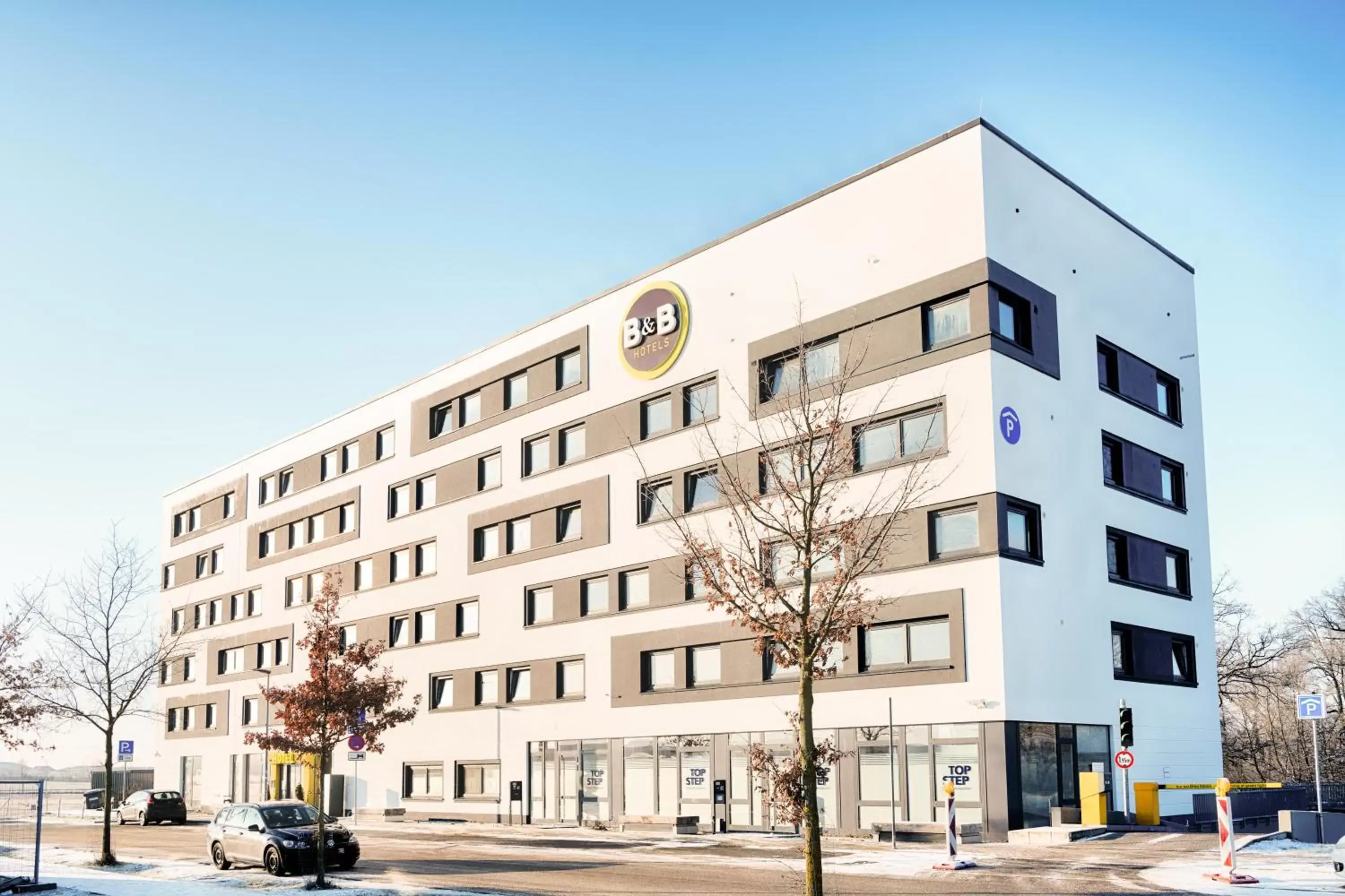 Property Building in B&B Hotel Berlin-Airport