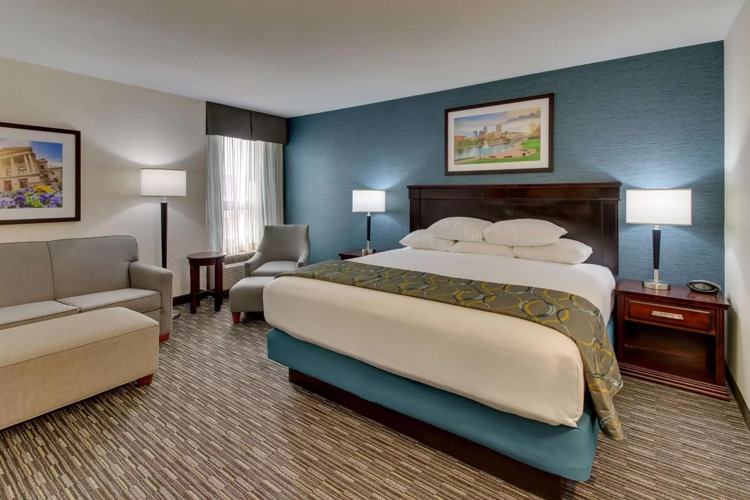 Photo of the whole room, Bed in Best Western Plus Indianapolis North at Pyramids