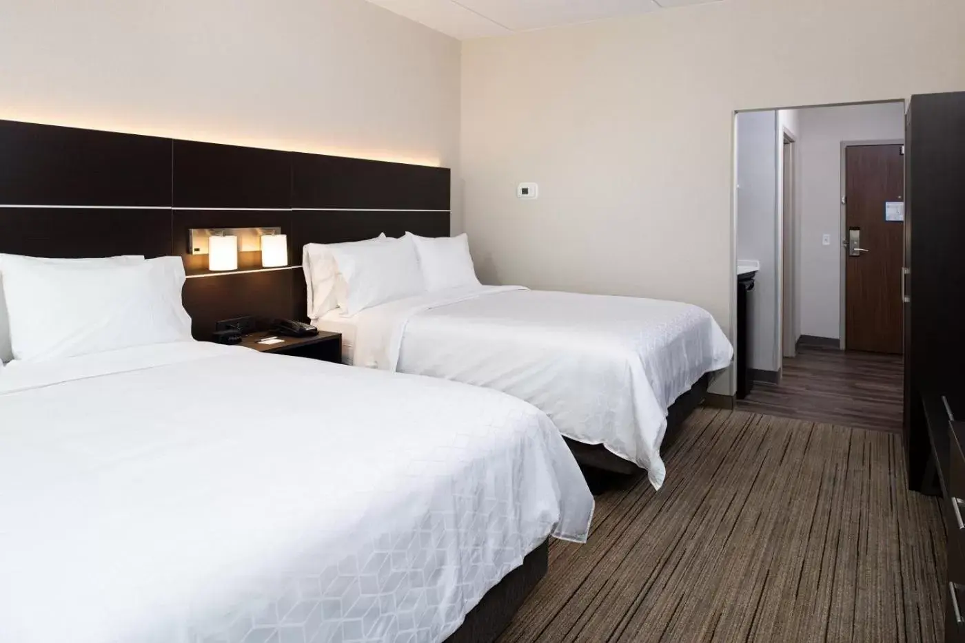 Bed in Holiday Inn Express & Suites - Romeoville - Joliet North, an IHG Hotel