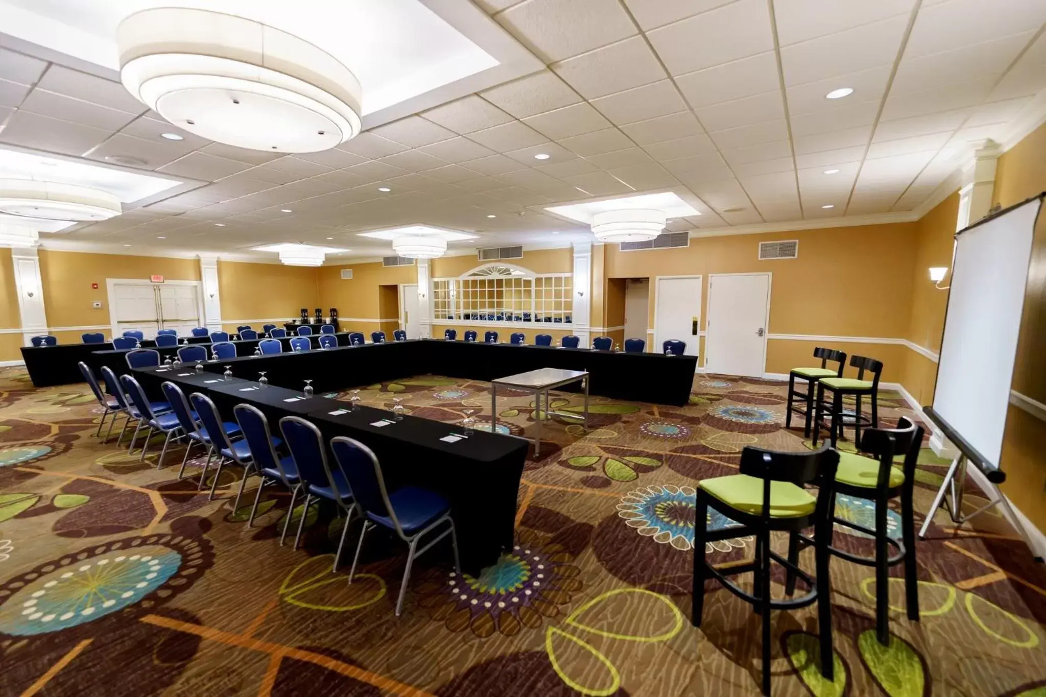 Meeting/conference room in Holiday Inn Cape Cod-Falmouth, an IHG Hotel