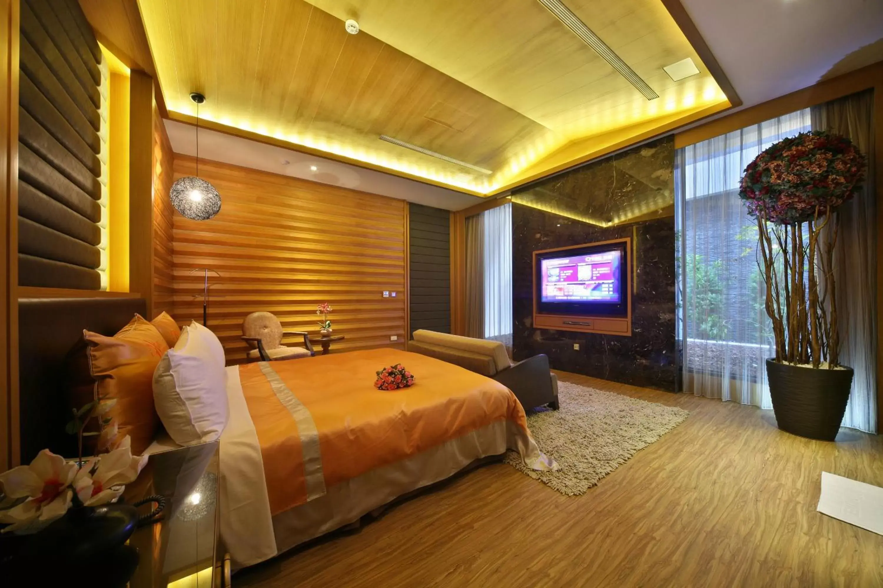 Photo of the whole room, Bed in Han Guan Motel