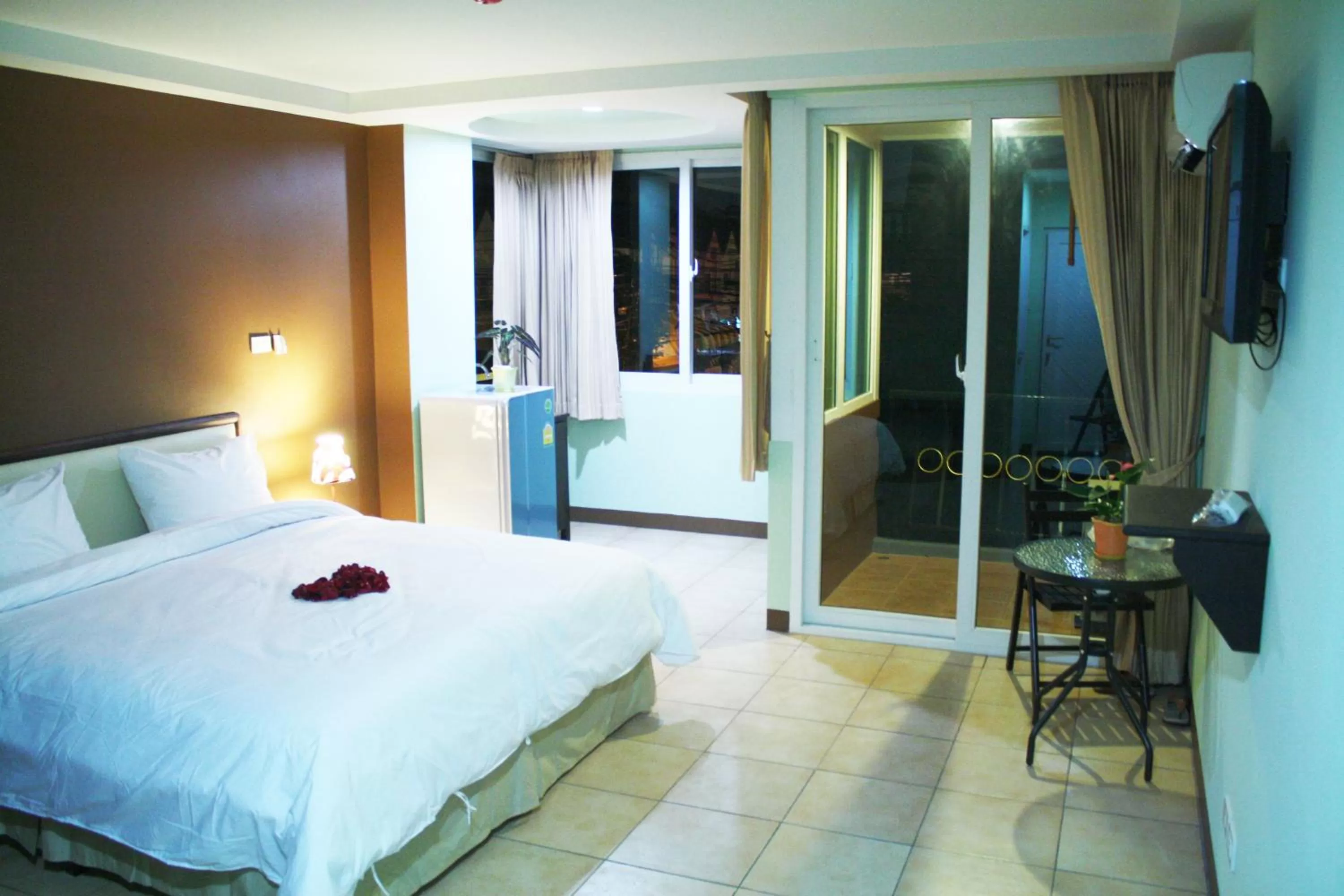 Bedroom, Bed in The Right Resort