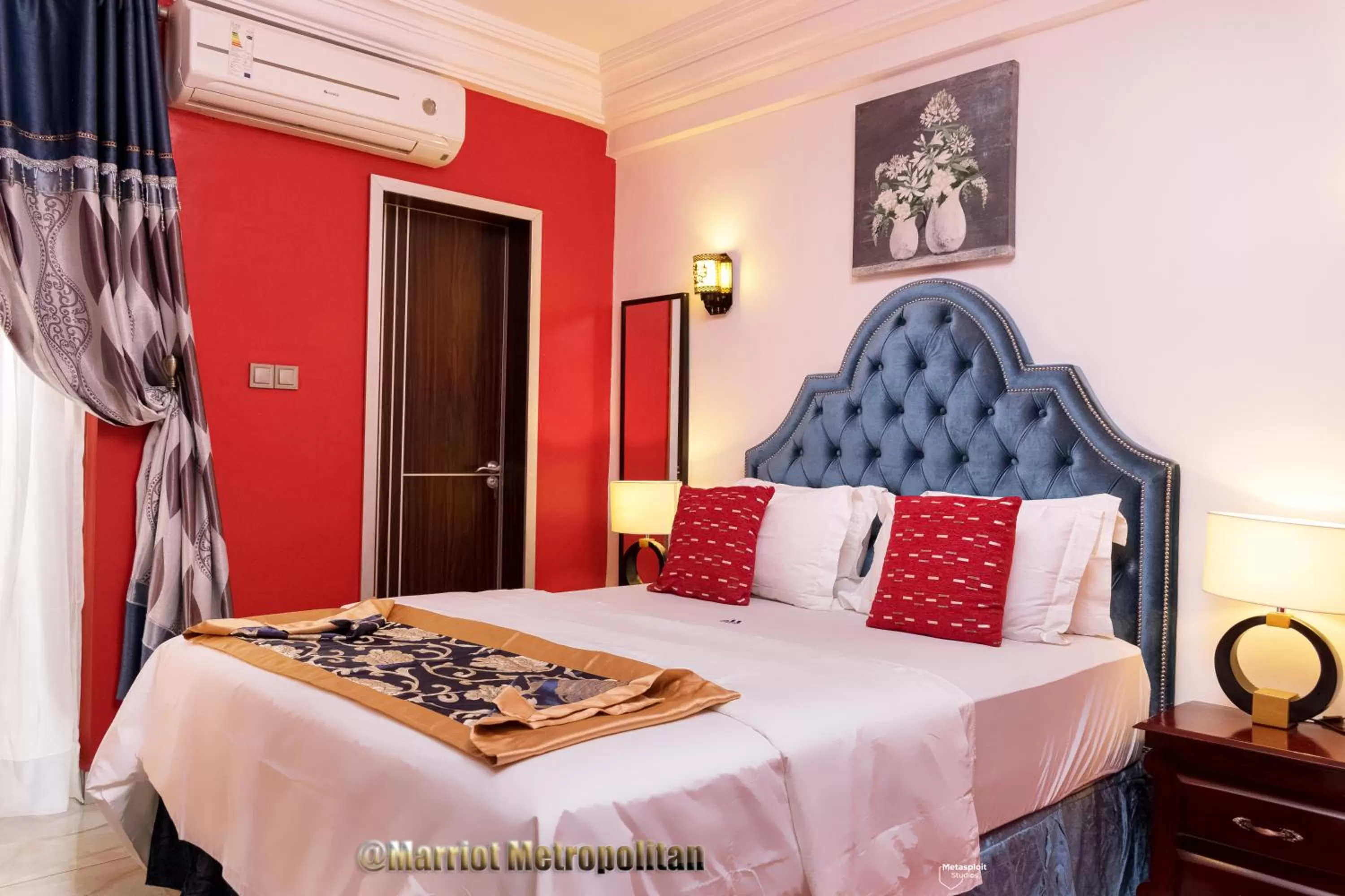 Bed in Marriot Metropolitan Hotel