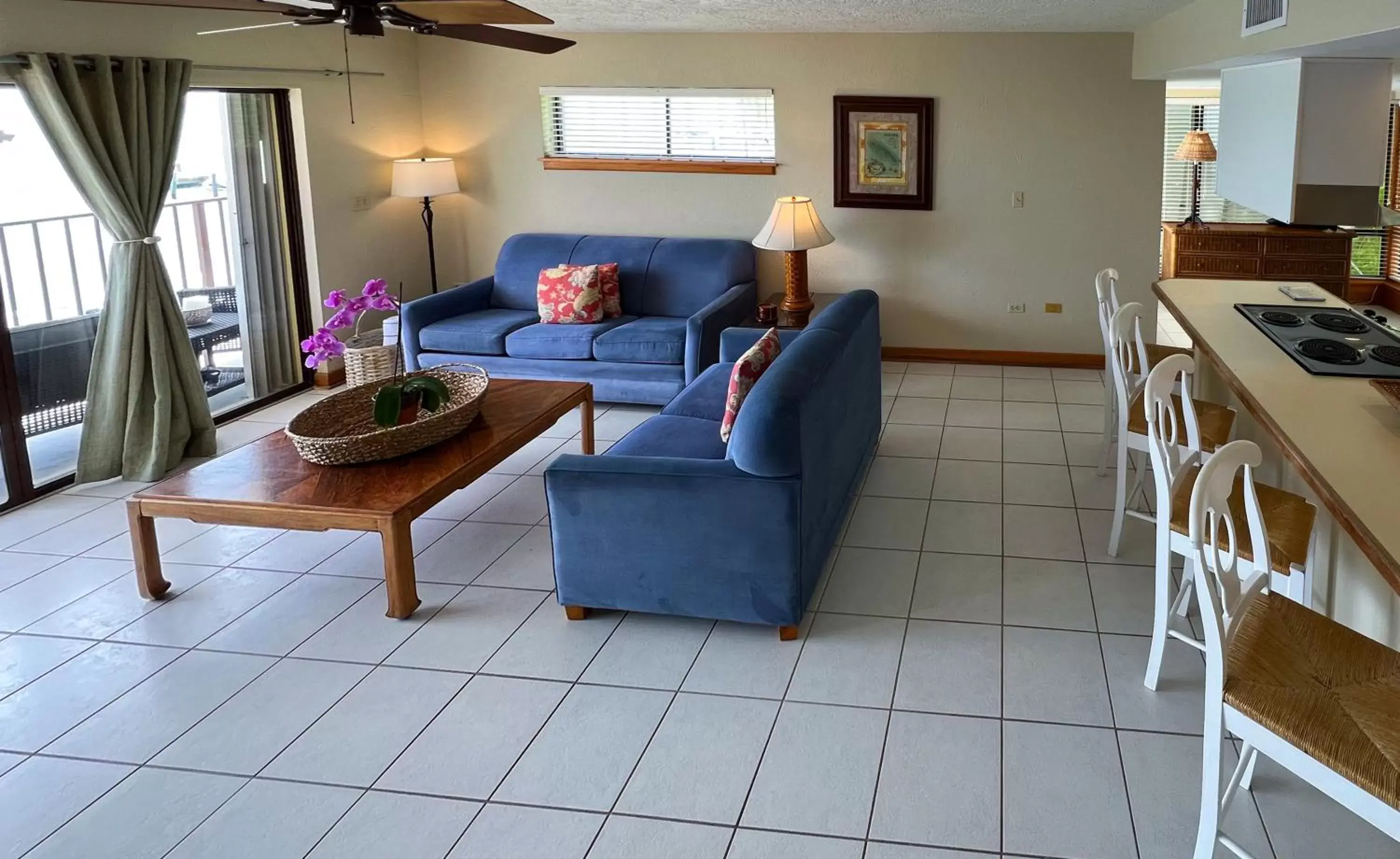 Living room, Seating Area in Pines & Palms Resort