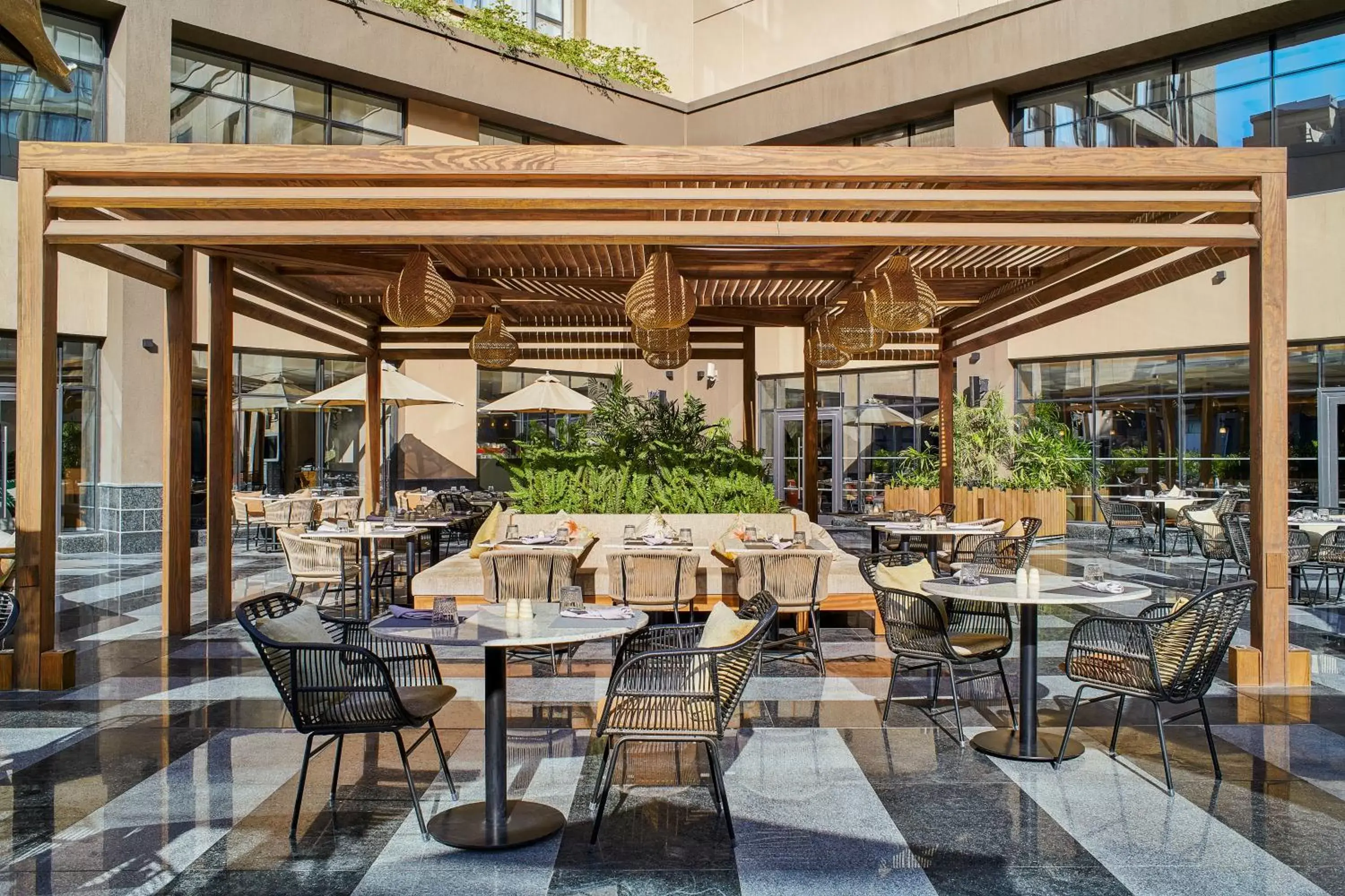 Patio, Restaurant/Places to Eat in Crowne Plaza - West Cairo Arkan, an IHG Hotel