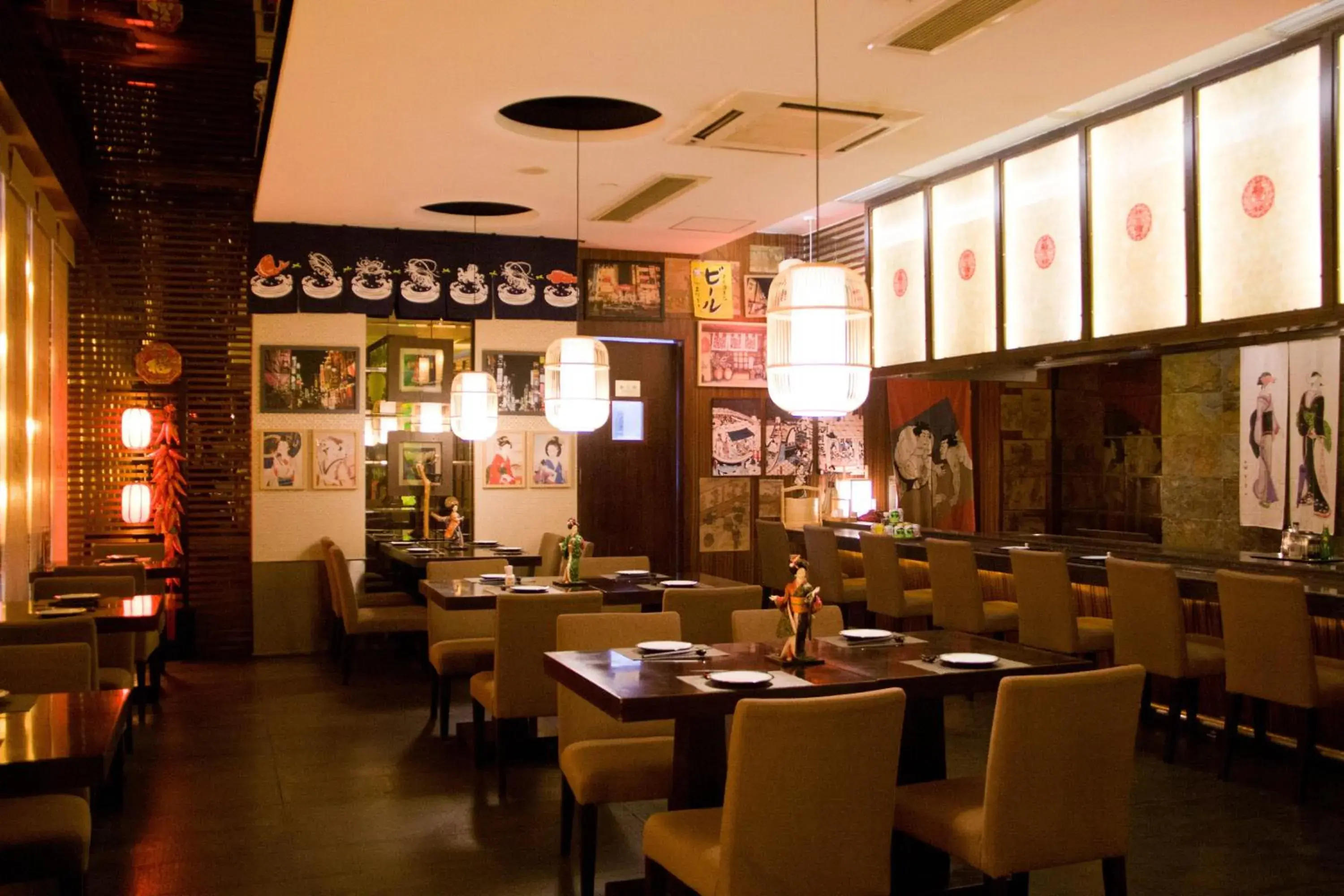 Restaurant/Places to Eat in Ramada Plaza Optics Valley Hotel Wuhan (Best of Ramada Worldwide)