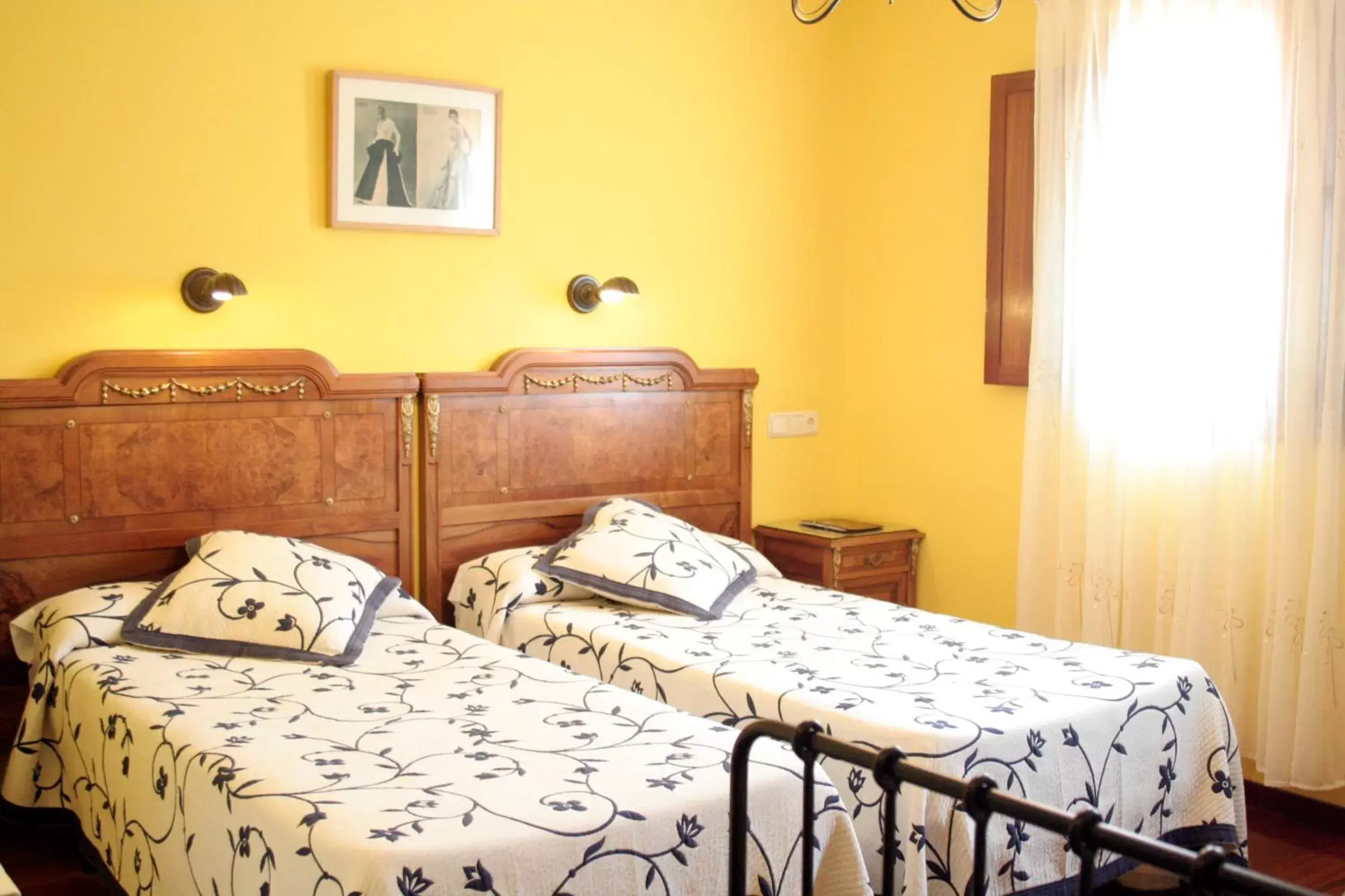 Photo of the whole room, Bed in Hotel Casa Vieja del Sastre