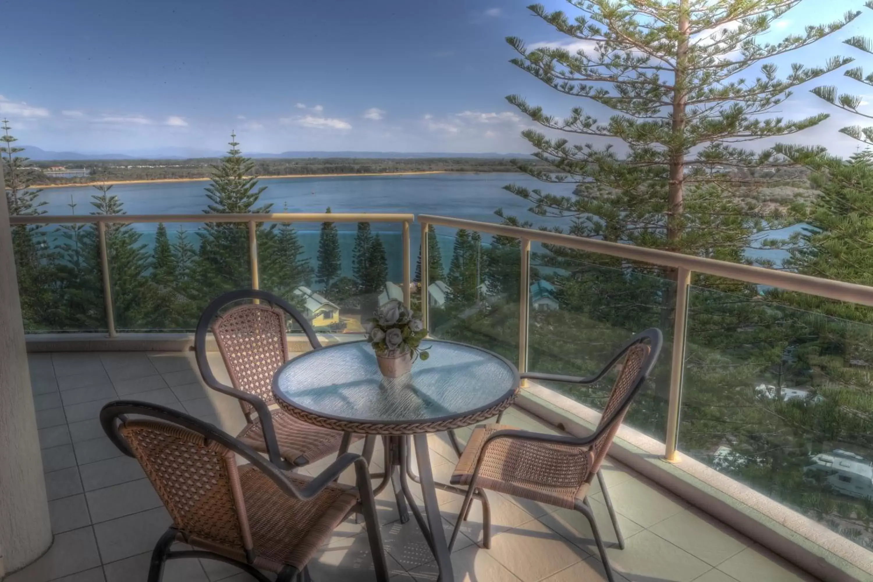 River view, Balcony/Terrace in Northpoint Apartments