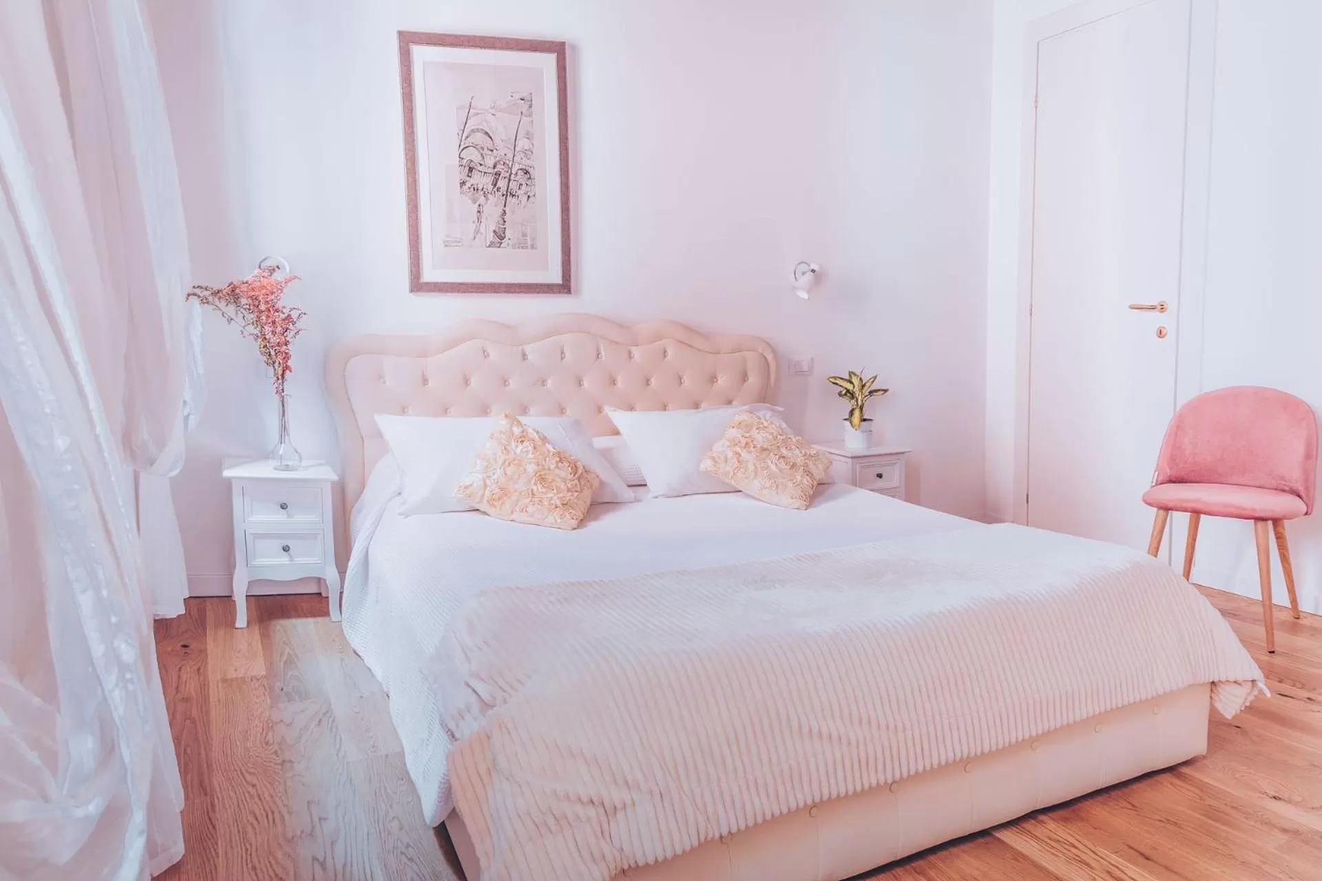 Photo of the whole room, Bed in Bianca Cappello House