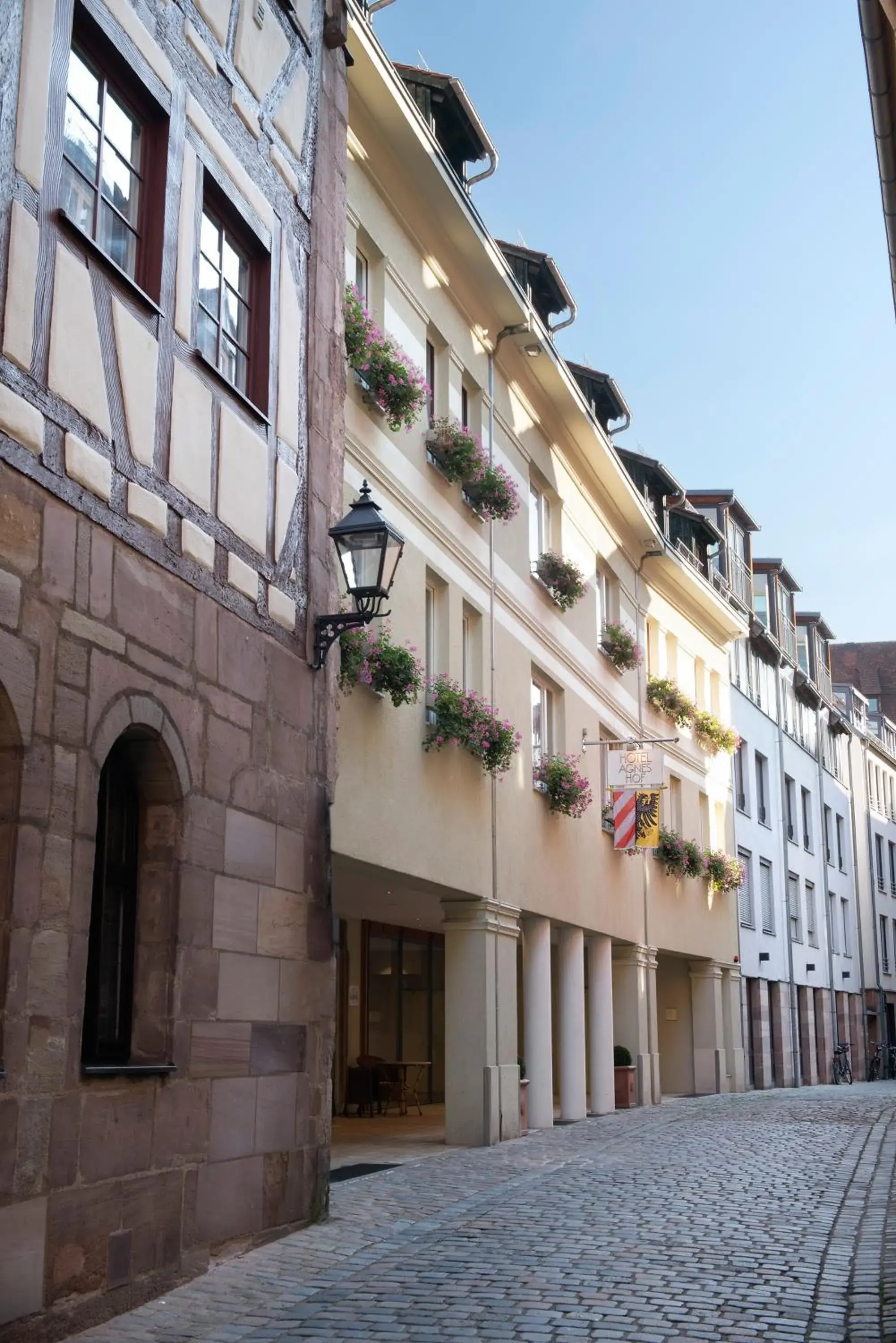 Facade/entrance, Property Building in Hotel Agneshof Nürnberg