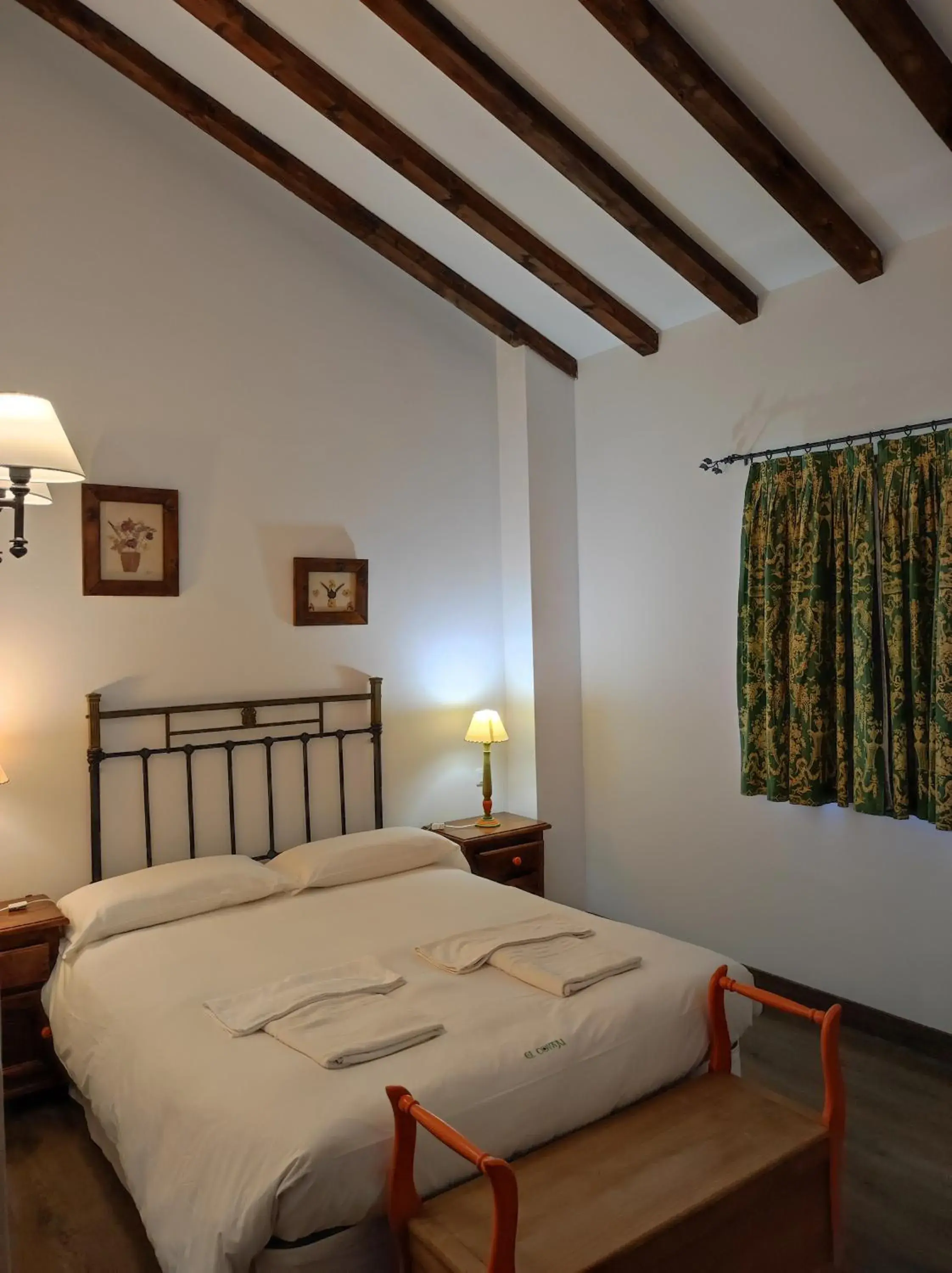 Bedroom, Bed in Viviendas Rurales El Covaju