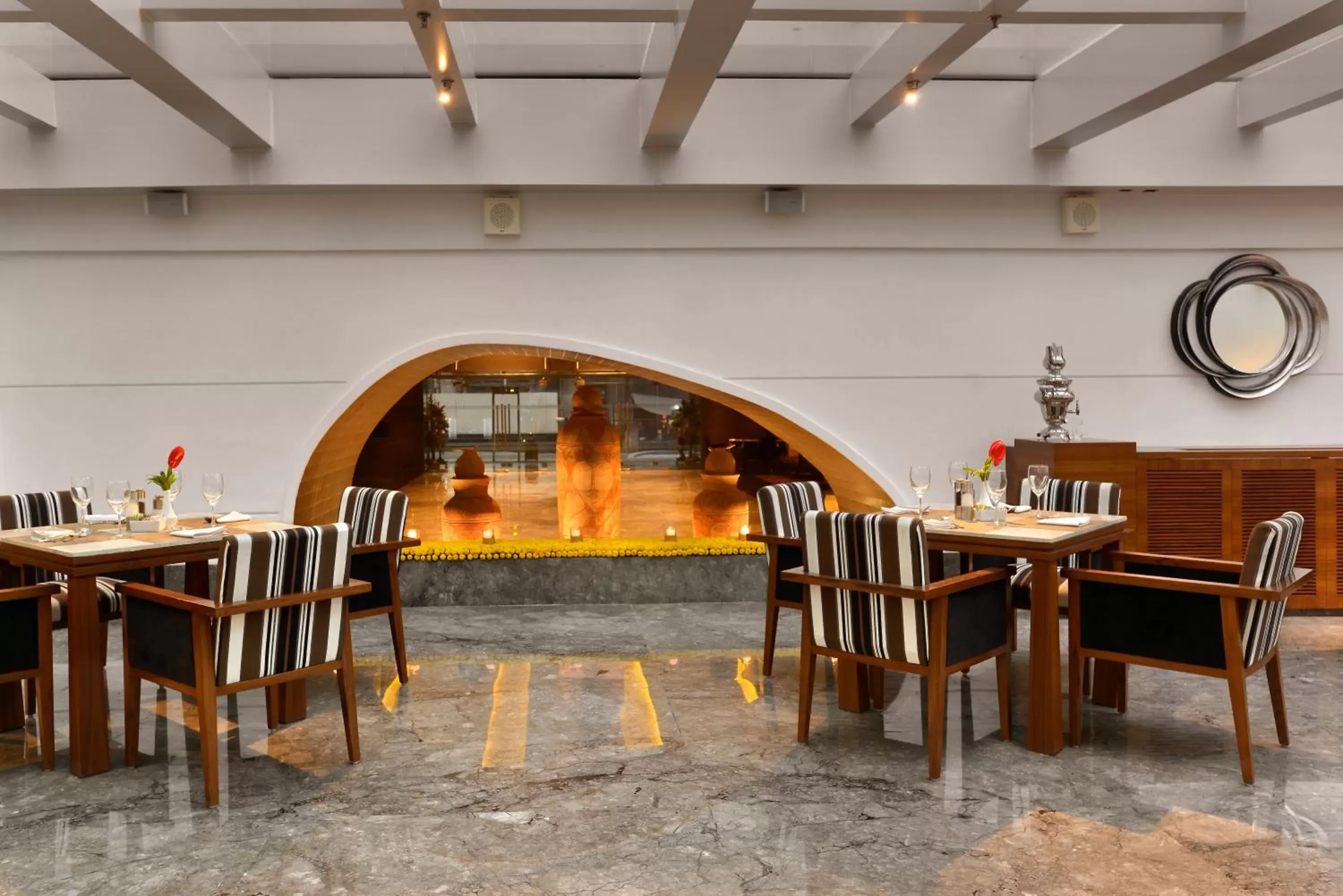 Restaurant/Places to Eat in The Lalit Great Eastern Kolkata