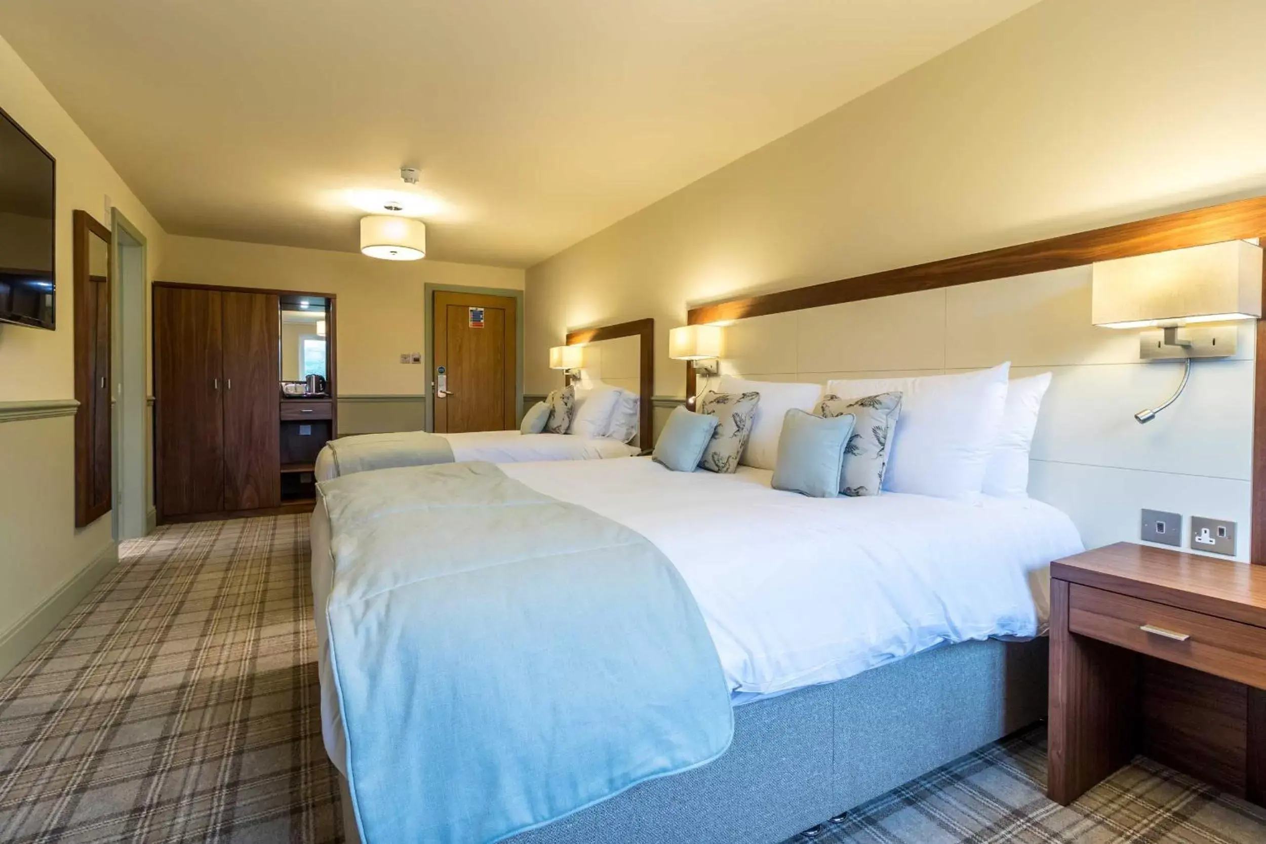 Bedroom, Bed in Damson Dene Hotel