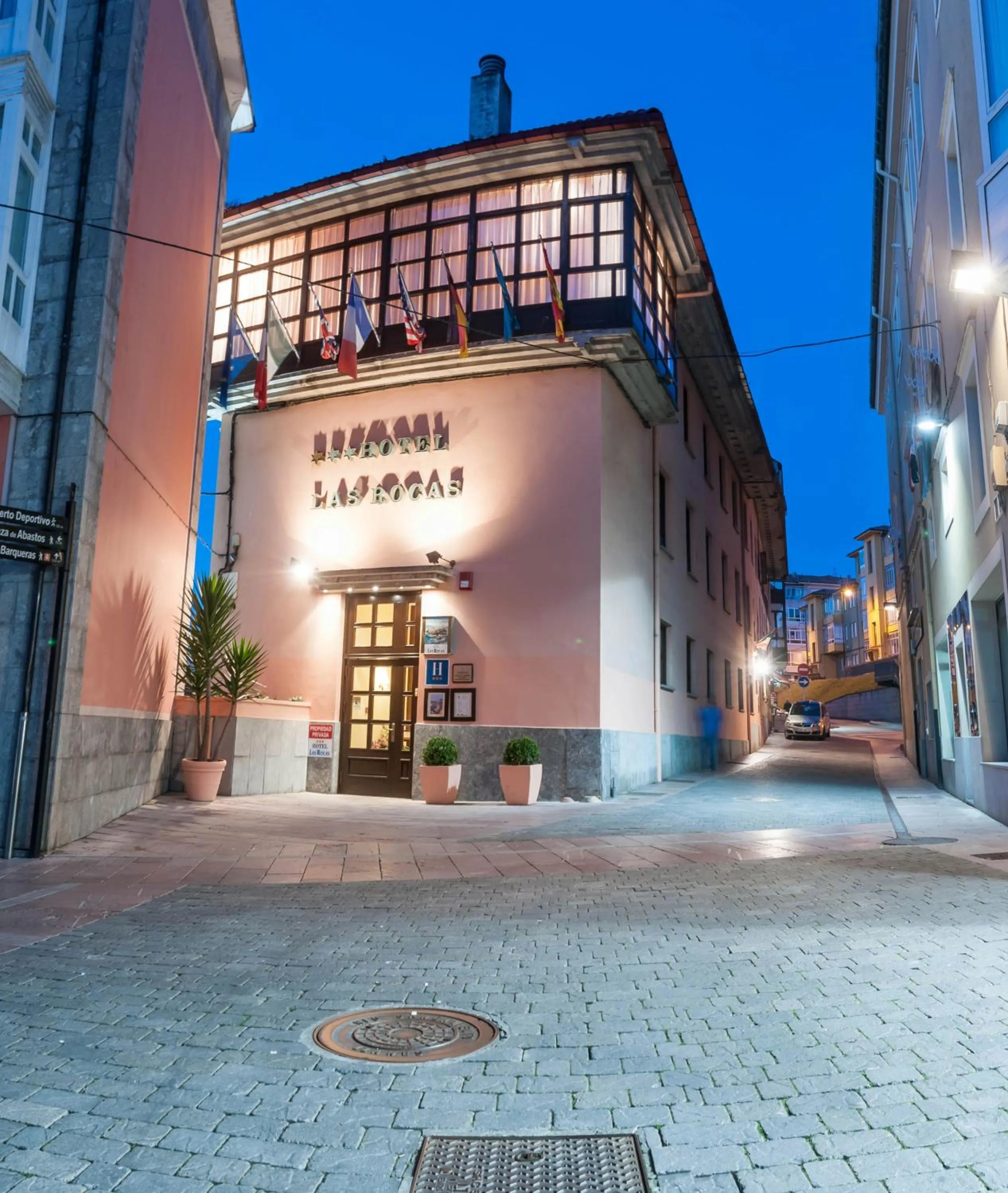 Facade/entrance in Las Rocas