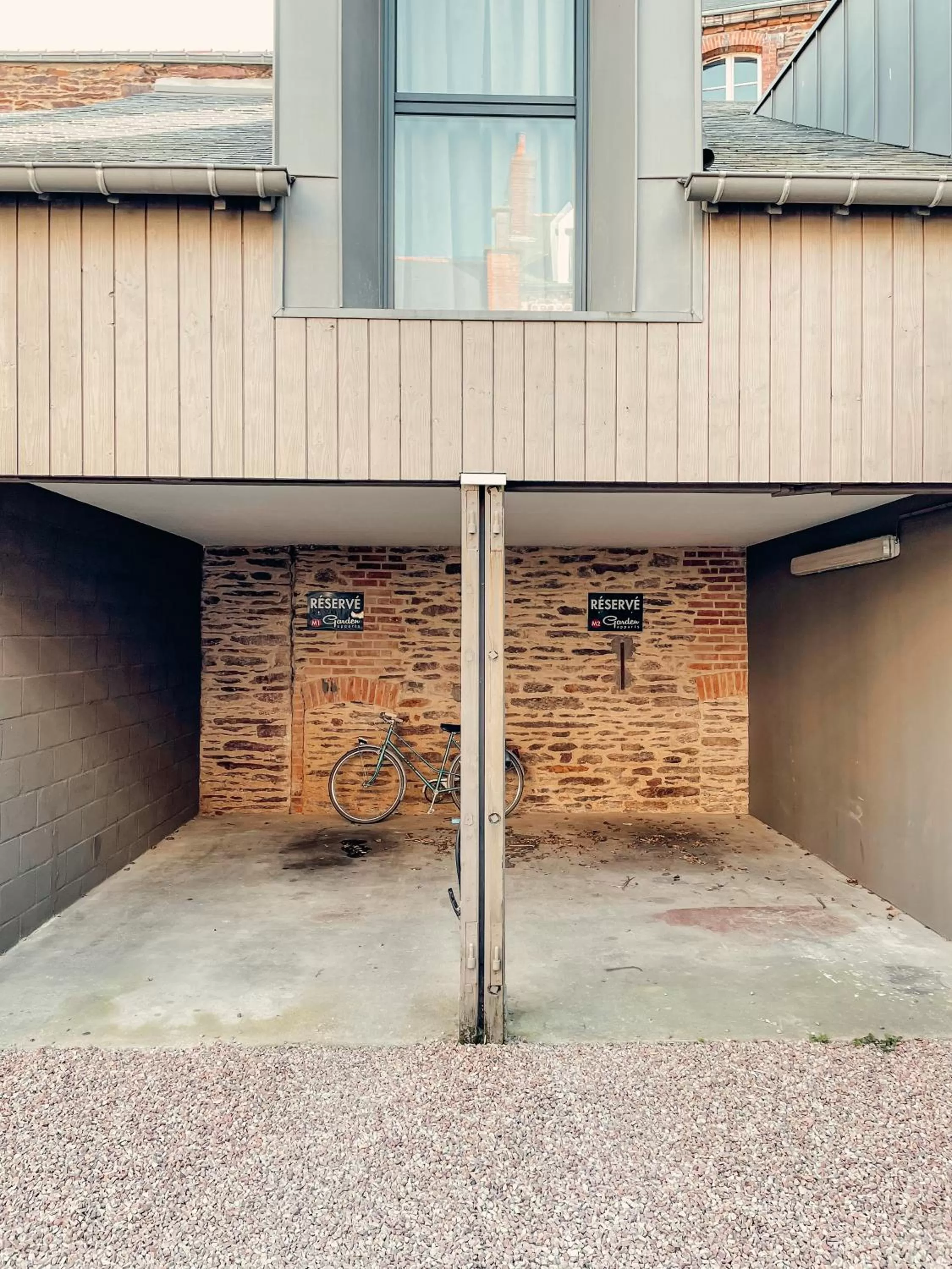 Parking in Garden Hotel Rennes Centre Gare