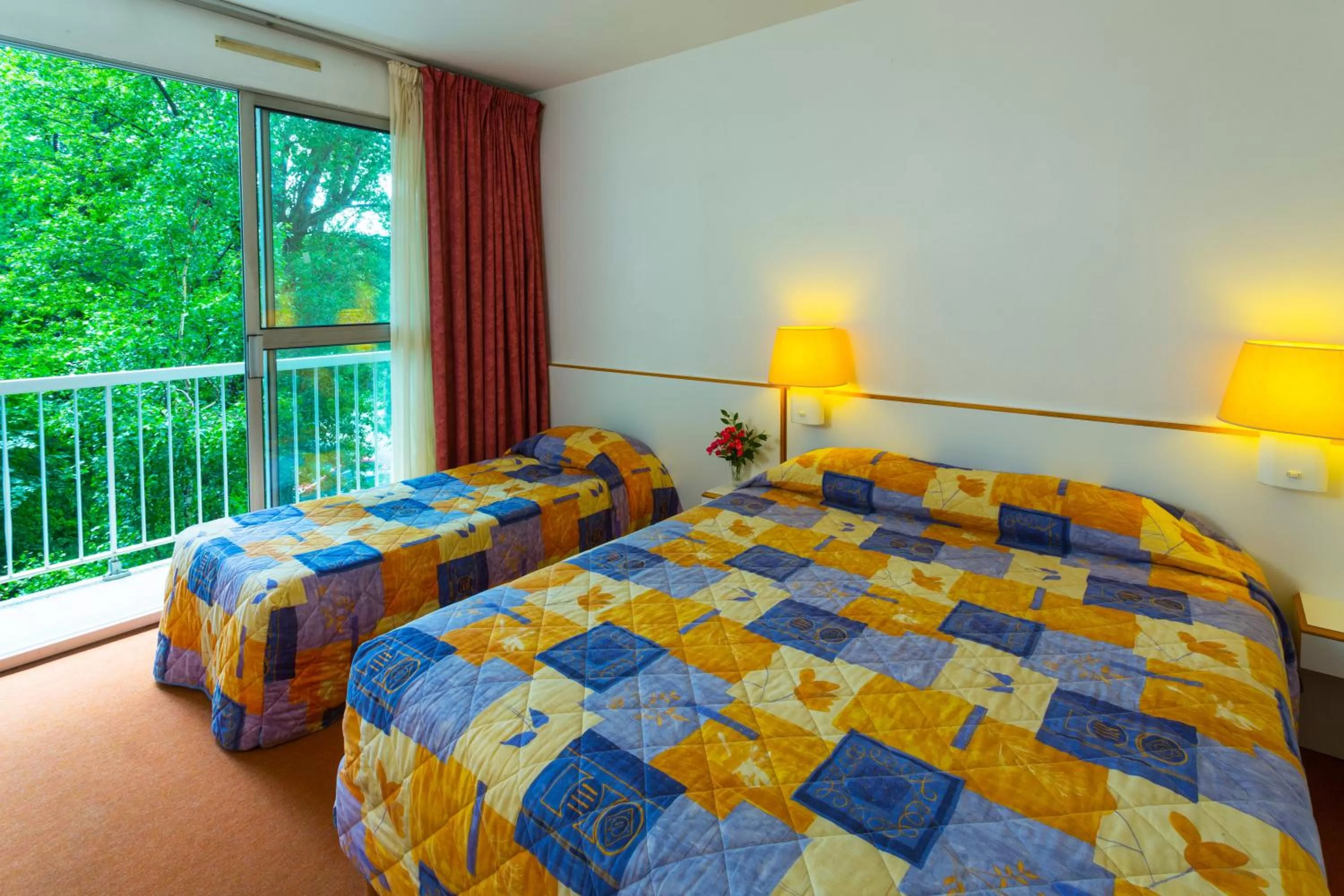 Bedroom, Bed in Hôtel Restaurant Pavillon Carina